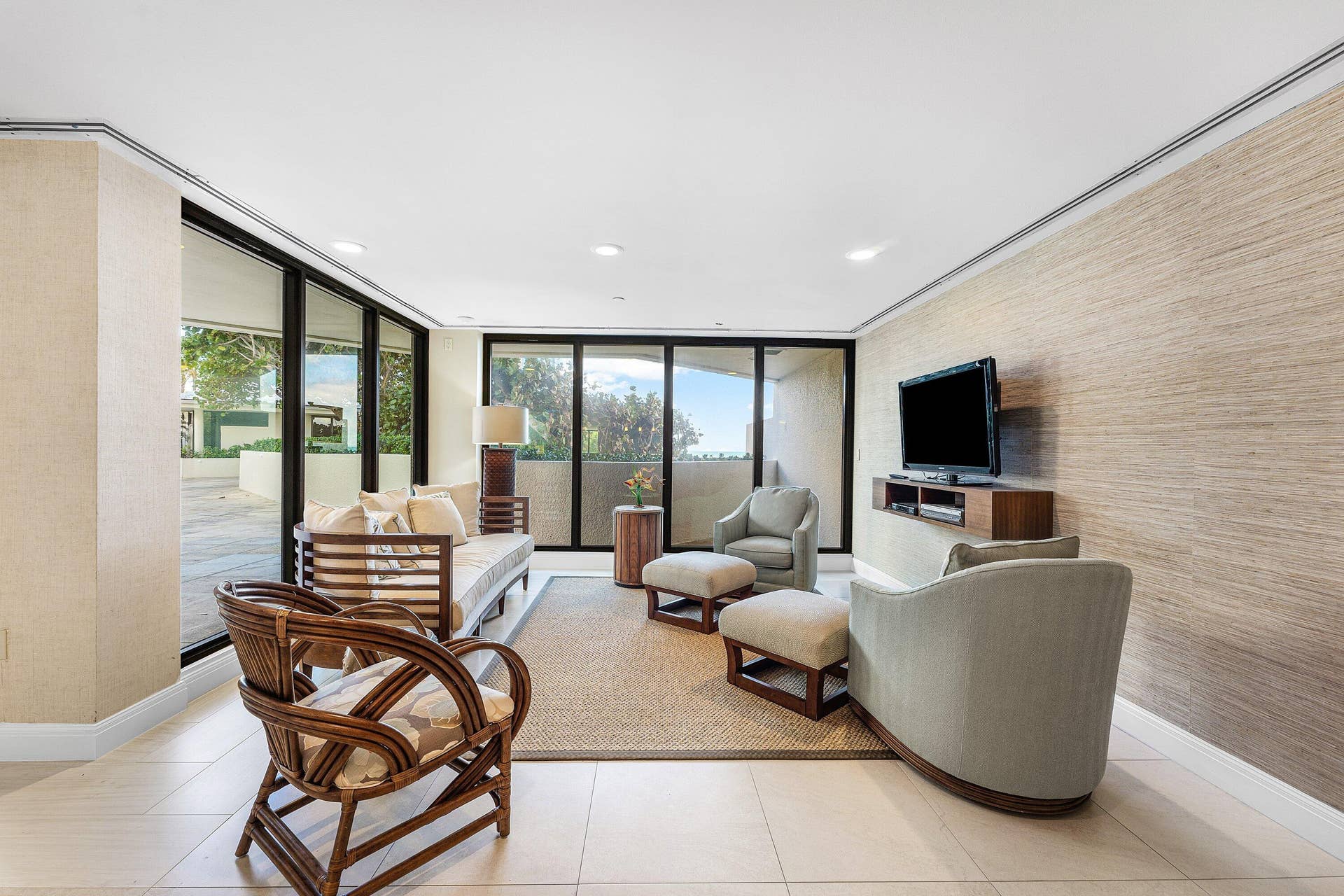 5070 N Ocean Drive, #3b, Singer Island, FL 33404 5070 N Ocean Drive, #3b, Singer Island, FL 33404