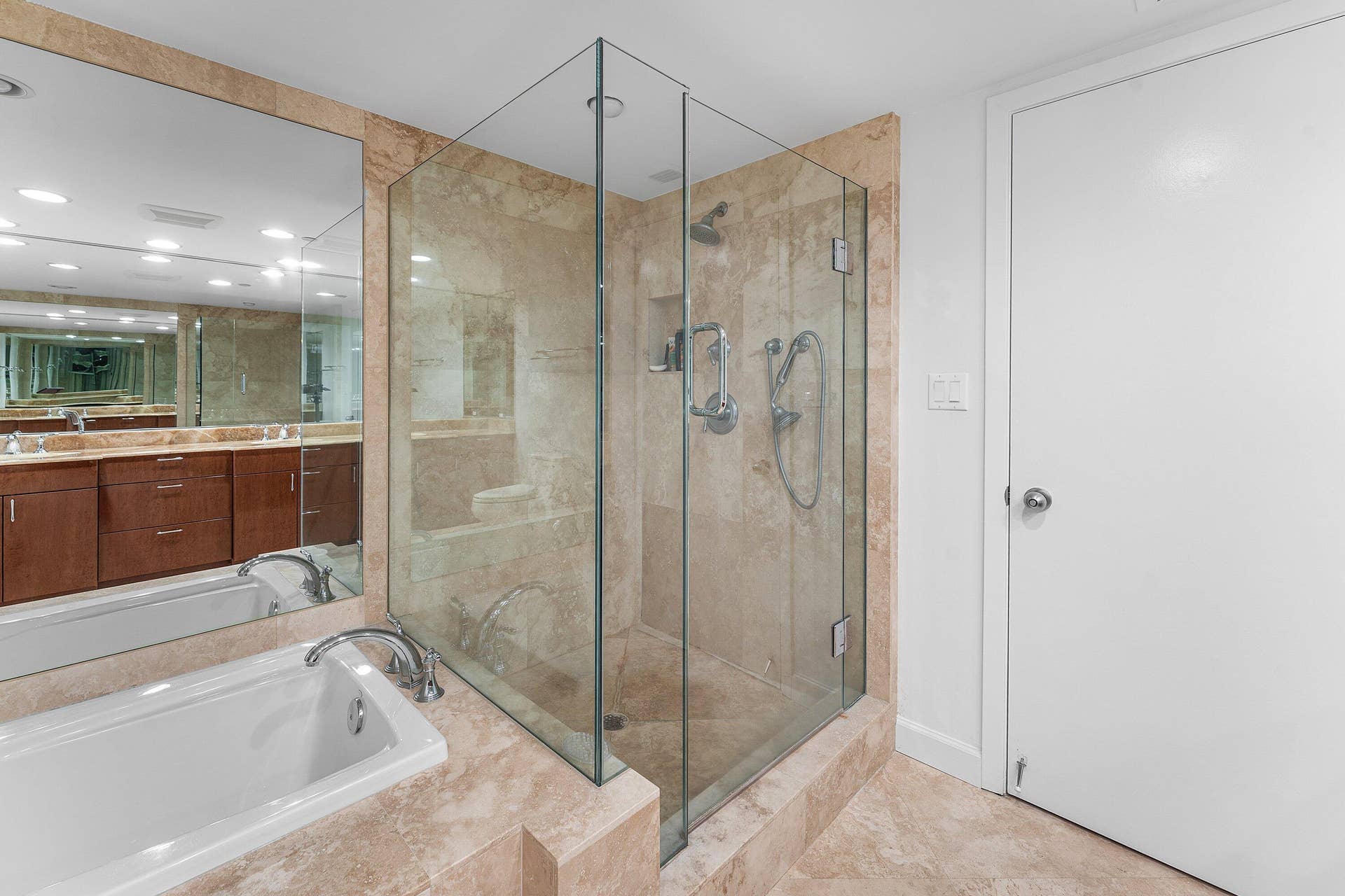 5070 N Ocean Drive, #3b, Singer Island, FL 33404 5070 N Ocean Drive, #3b, Singer Island, FL 33404