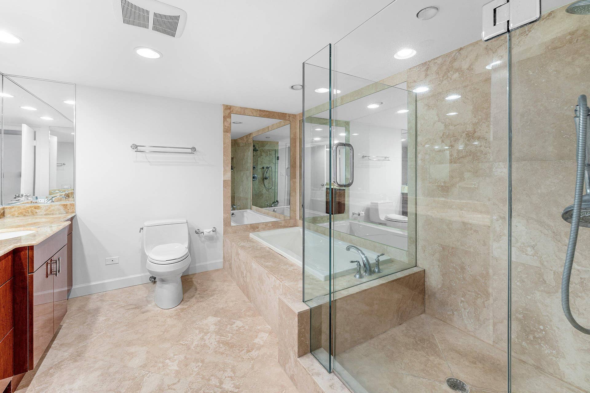 5070 N Ocean Drive, #3b, Singer Island, FL 33404 5070 N Ocean Drive, #3b, Singer Island, FL 33404