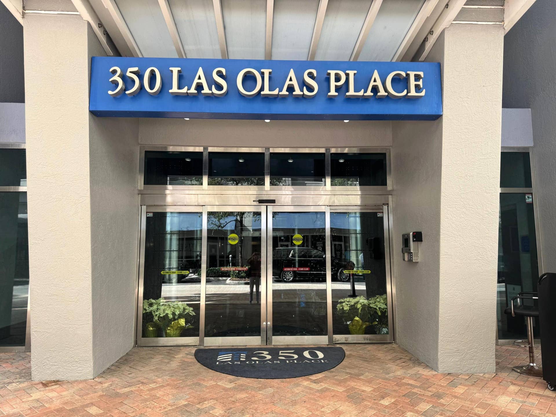 350 Las Olas Place