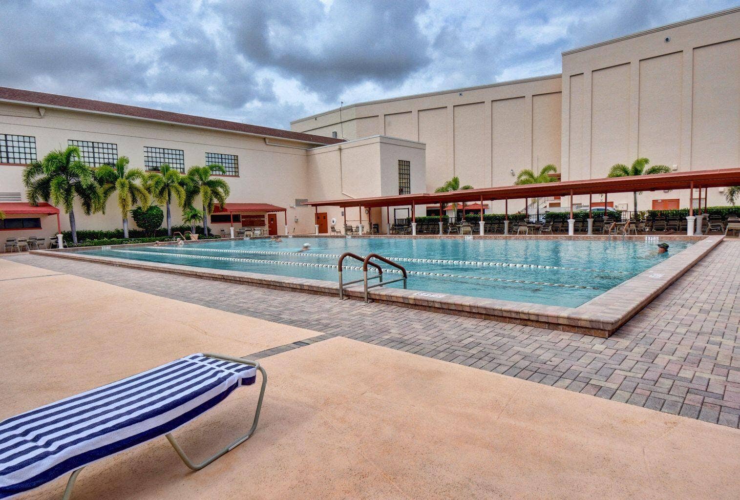 4008 Hythe A, Boca Raton, FL 33434 Out Door Pool