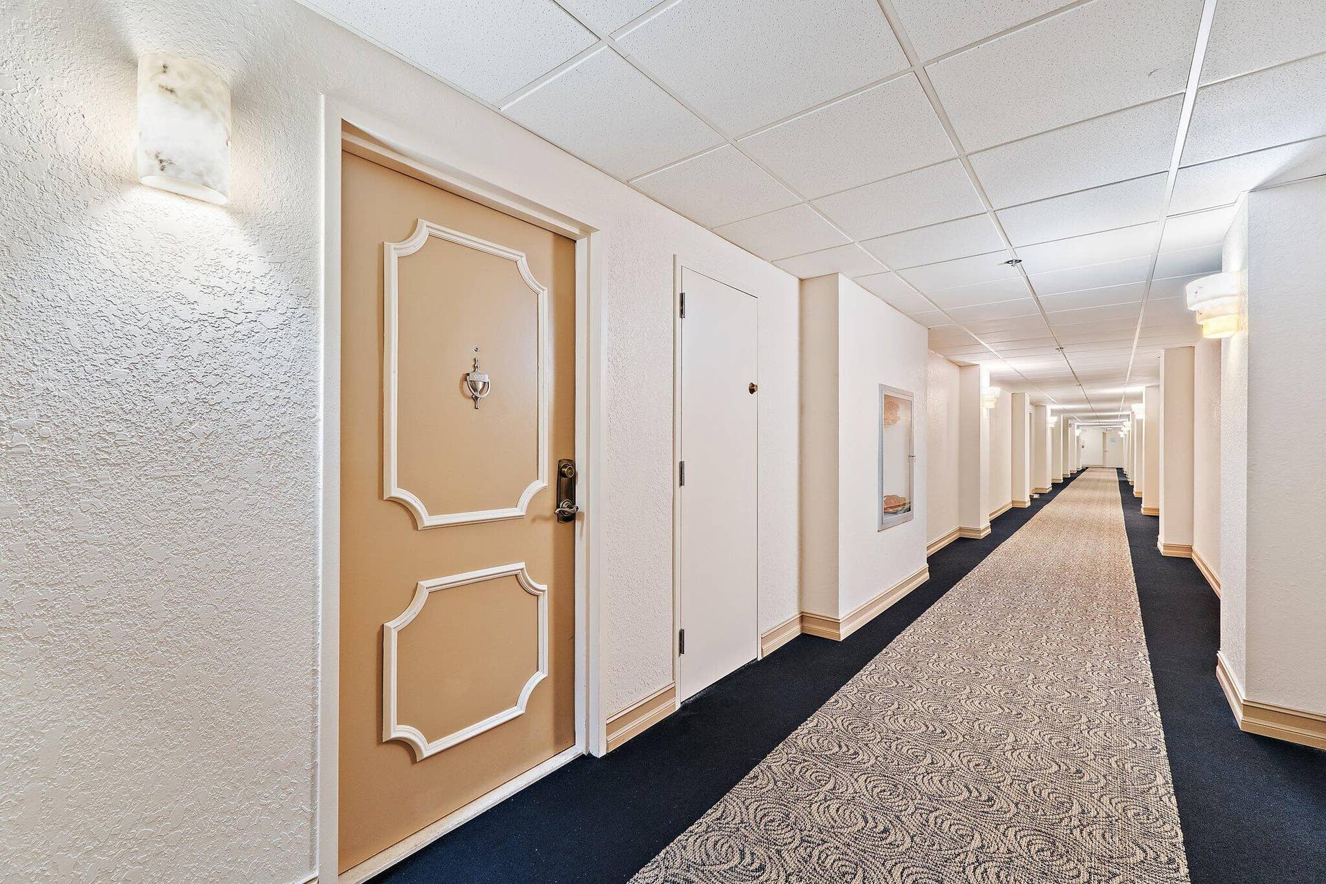 5440 N Ocean 907_Door