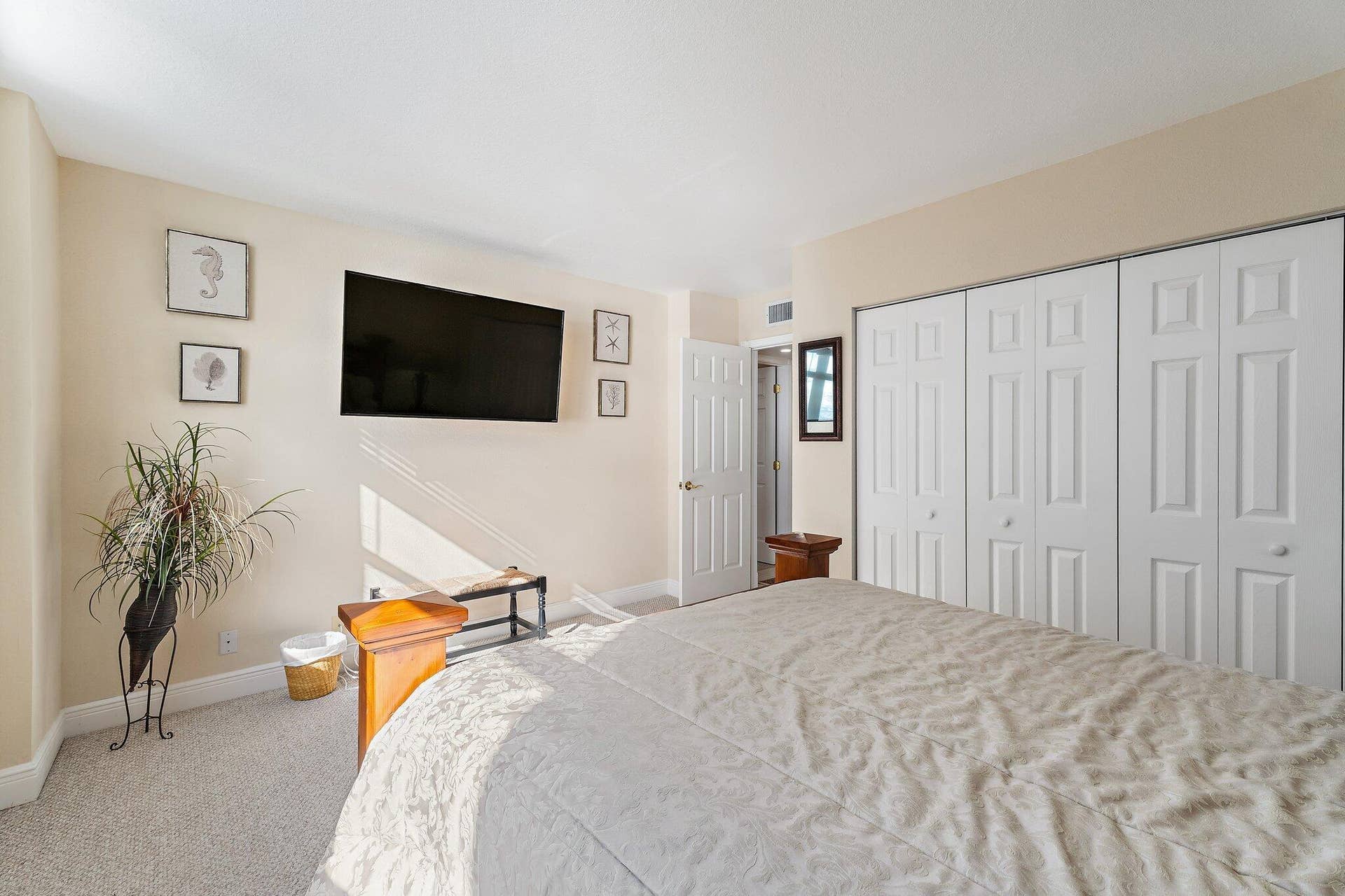 5440 N Ocean 907_Guest Room