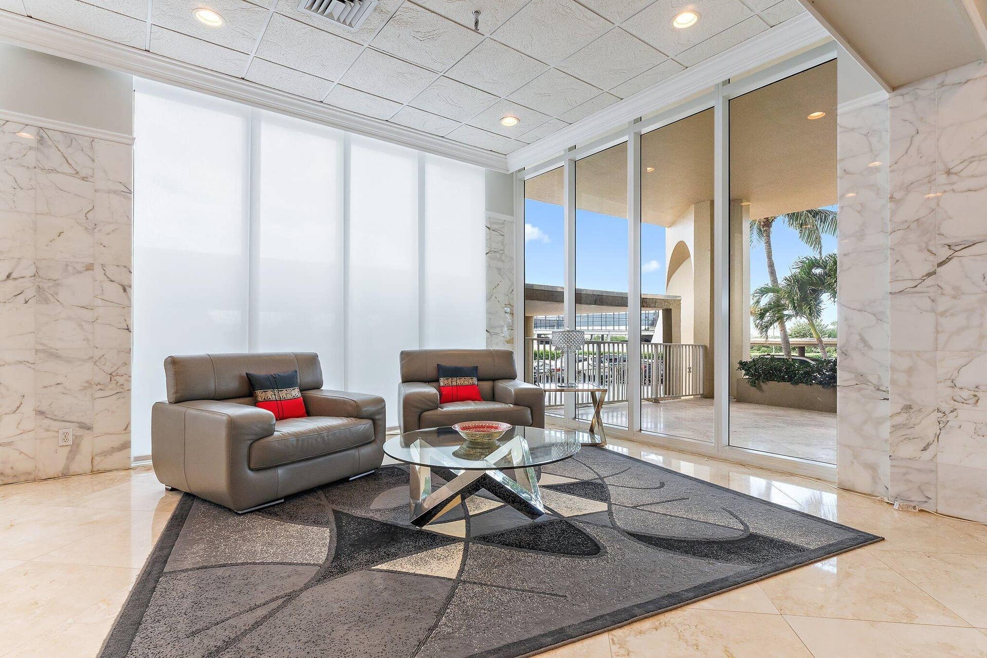 5440 N Ocean 907_Lobby 1