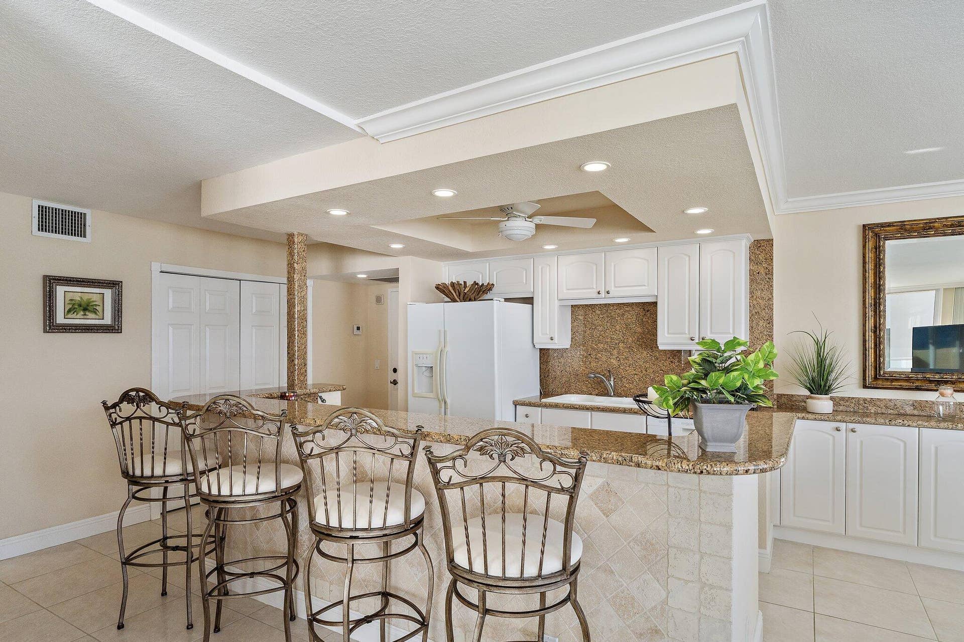 050-5440NOceanDr-907-NorthPalmBeach-SMAL