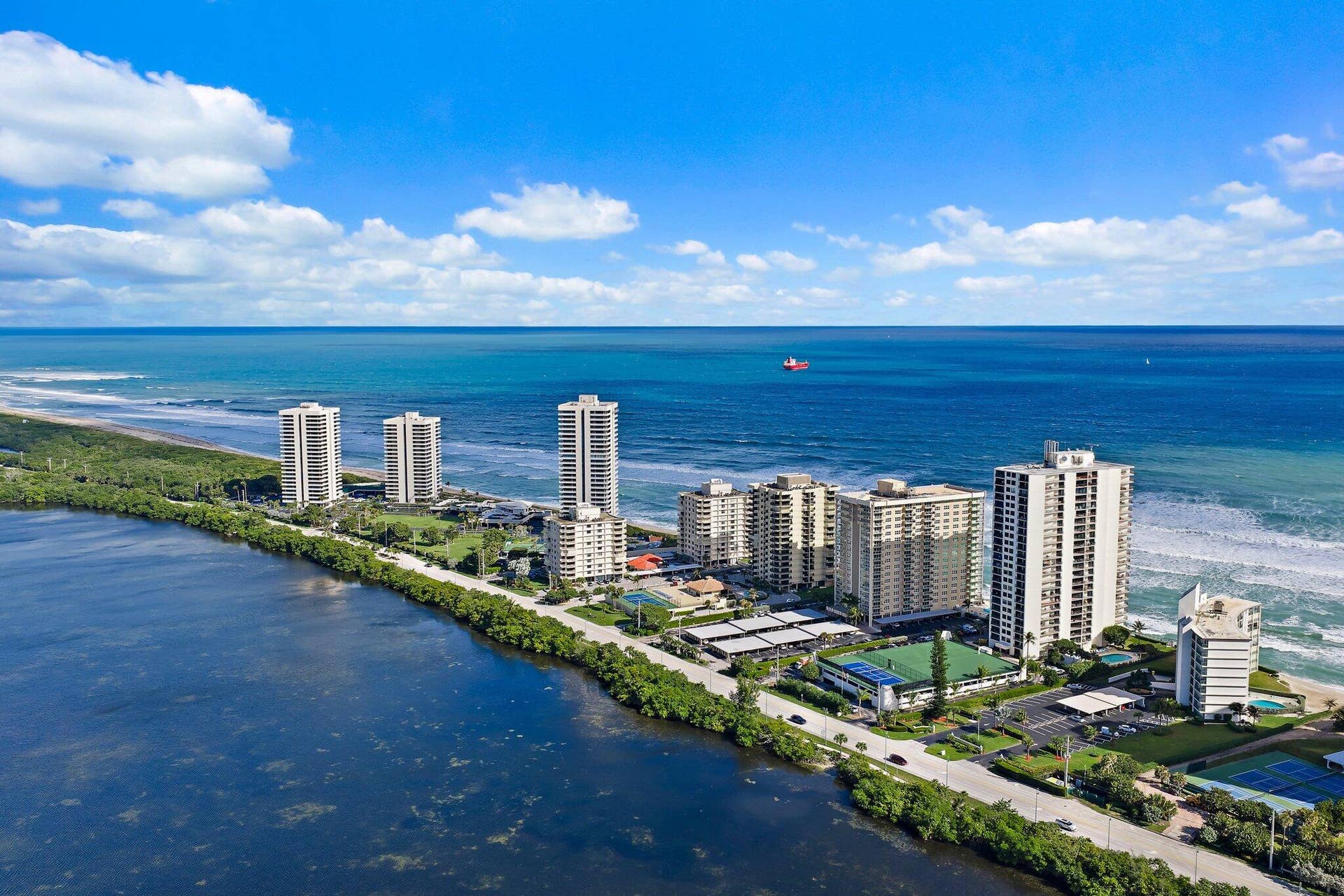 021-5440NOceanDr-907-NorthPalmBeach-SMAL