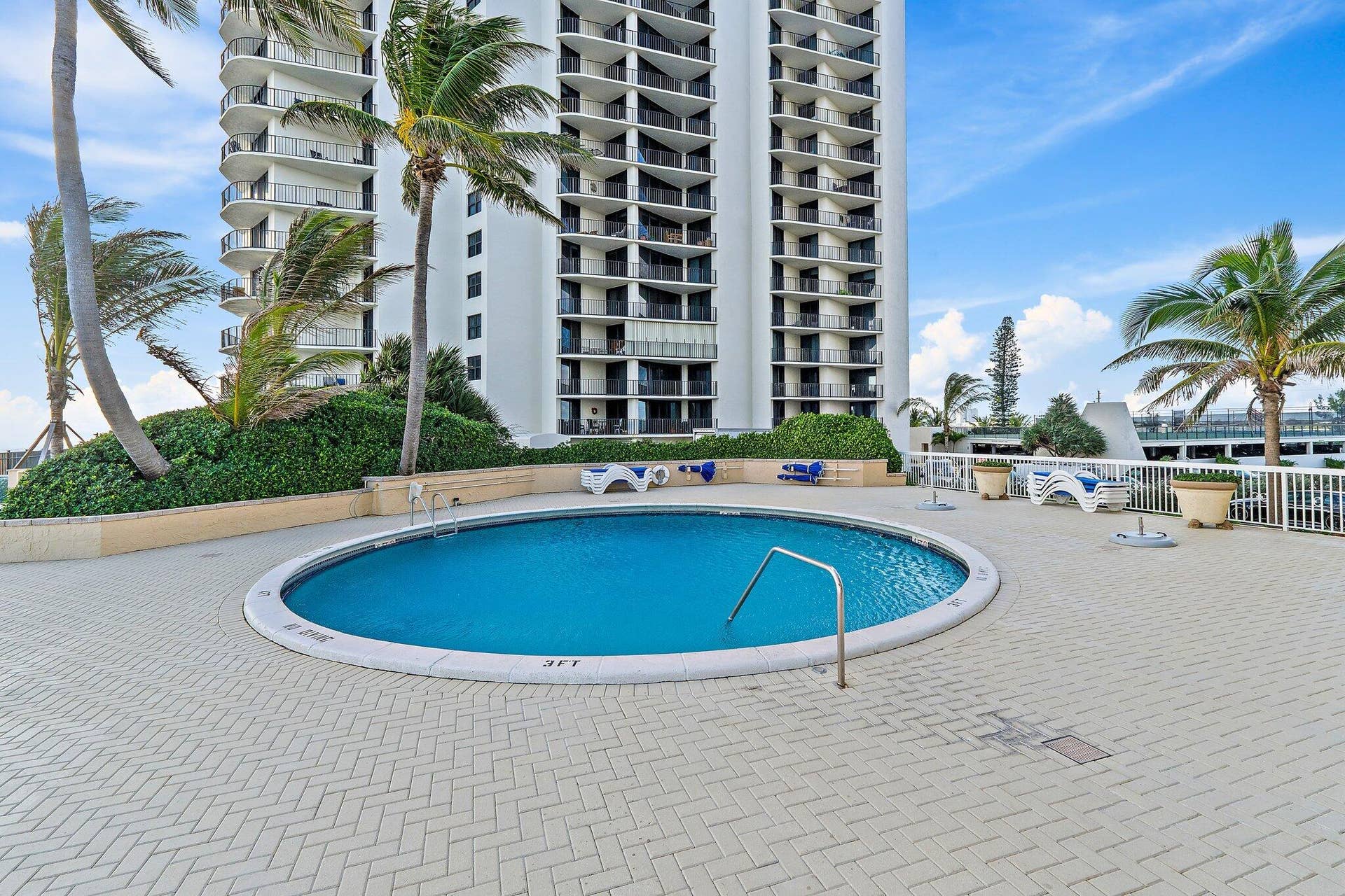 5440 N Ocean 907_Pool Deck 2