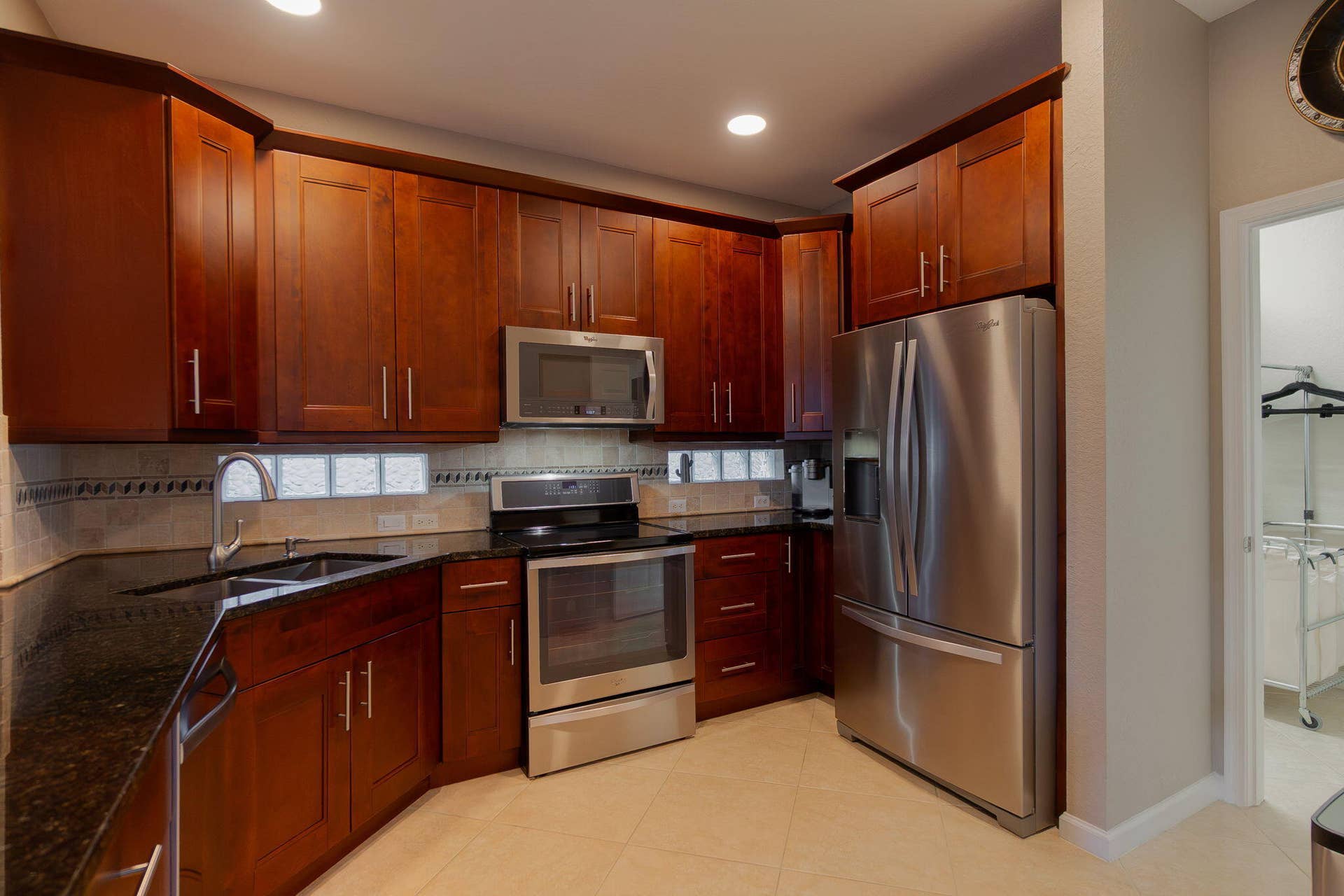 1004 Center Stone Lane, Riviera Beach, FL 33404 Kitchen