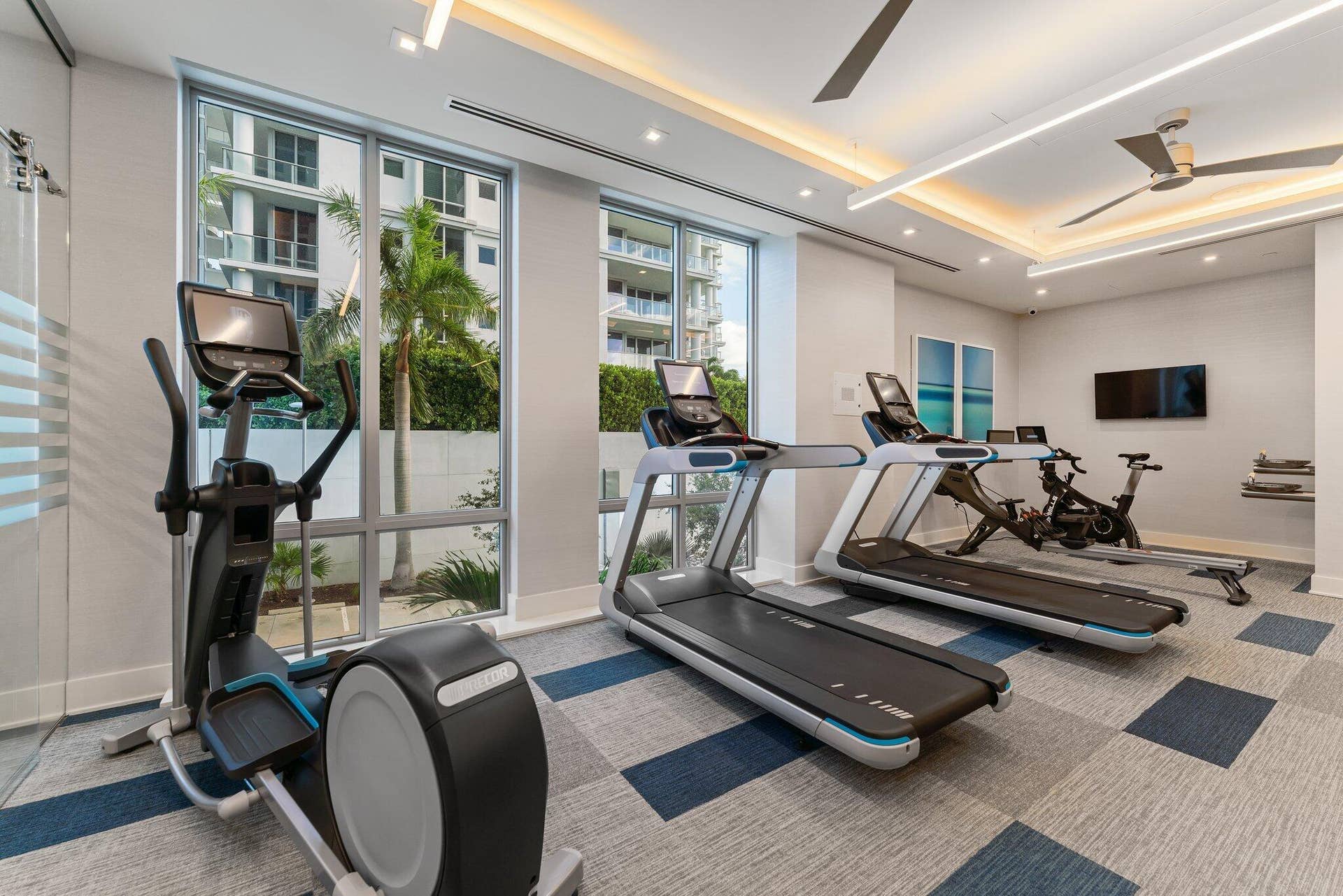 3 Water Club Way, #1902, North Palm Beach, FL 33408 Tower # 3 Bar by Pool