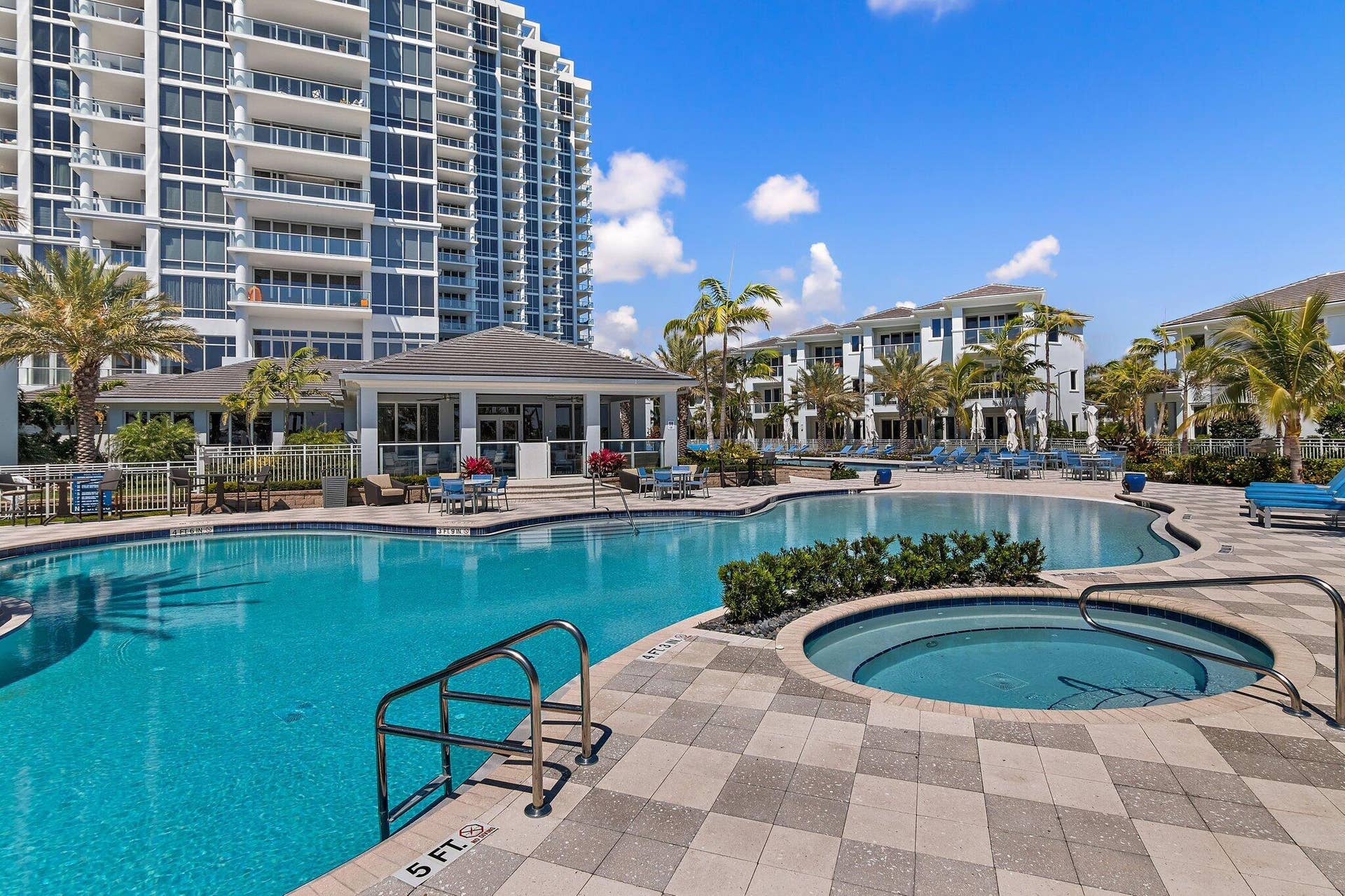 3 Water Club Way, #1902, North Palm Beach, FL 33408 Community Pool