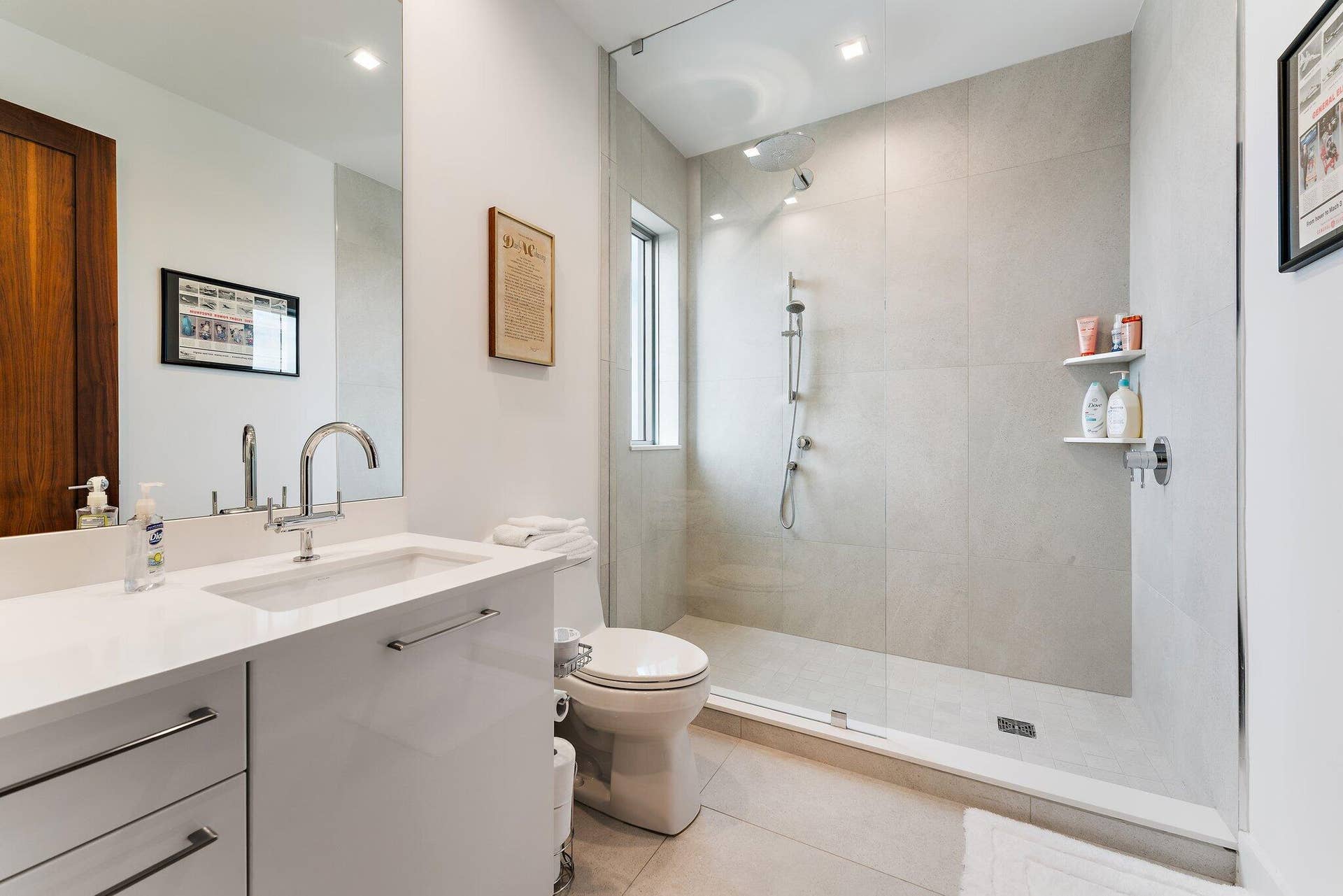 3 Water Club Way, #1902, North Palm Beach, FL 33408 Bath off of Library