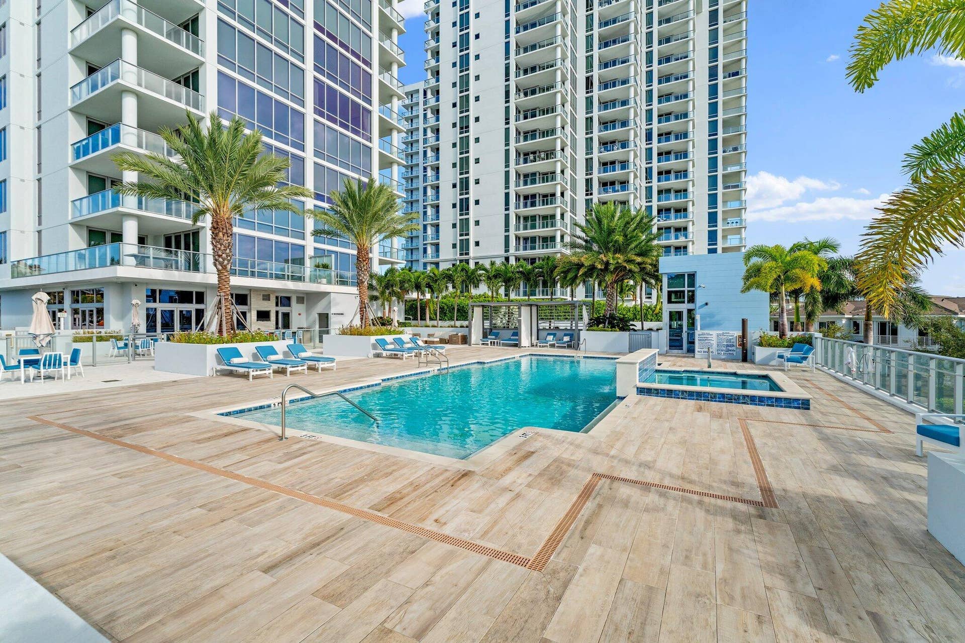 3 Water Club Way, #1902, North Palm Beach, FL 33408 Tower # 3 Pool & Spa