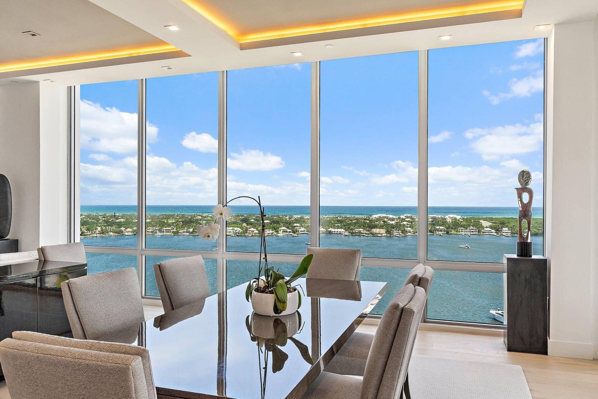 3 Water Club Way, #1902, North Palm Beach, FL 33408 Formal Dining