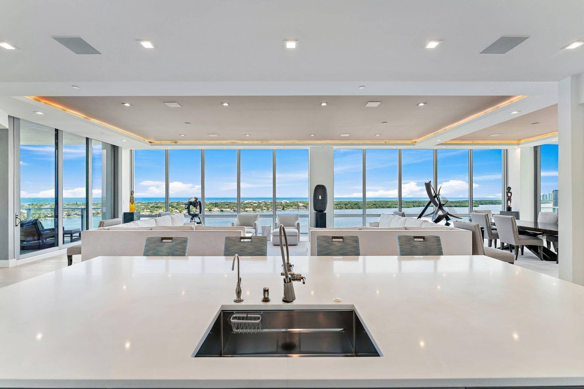 3 Water Club Way, #1902, North Palm Beach, FL 33408 View to Ocean from Kitchen
