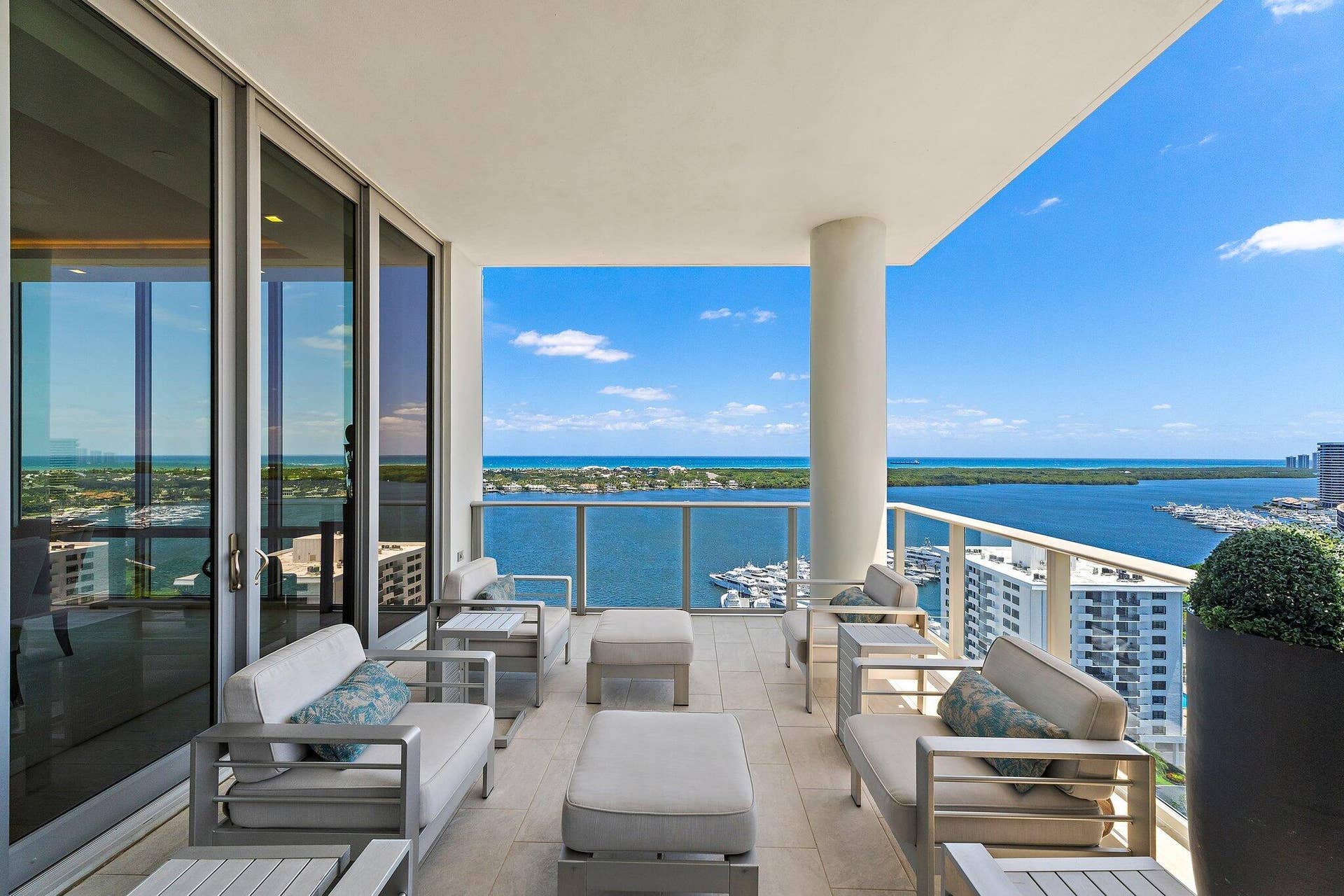 3 Water Club Way, #1902, North Palm Beach, FL 33408 South Balcony