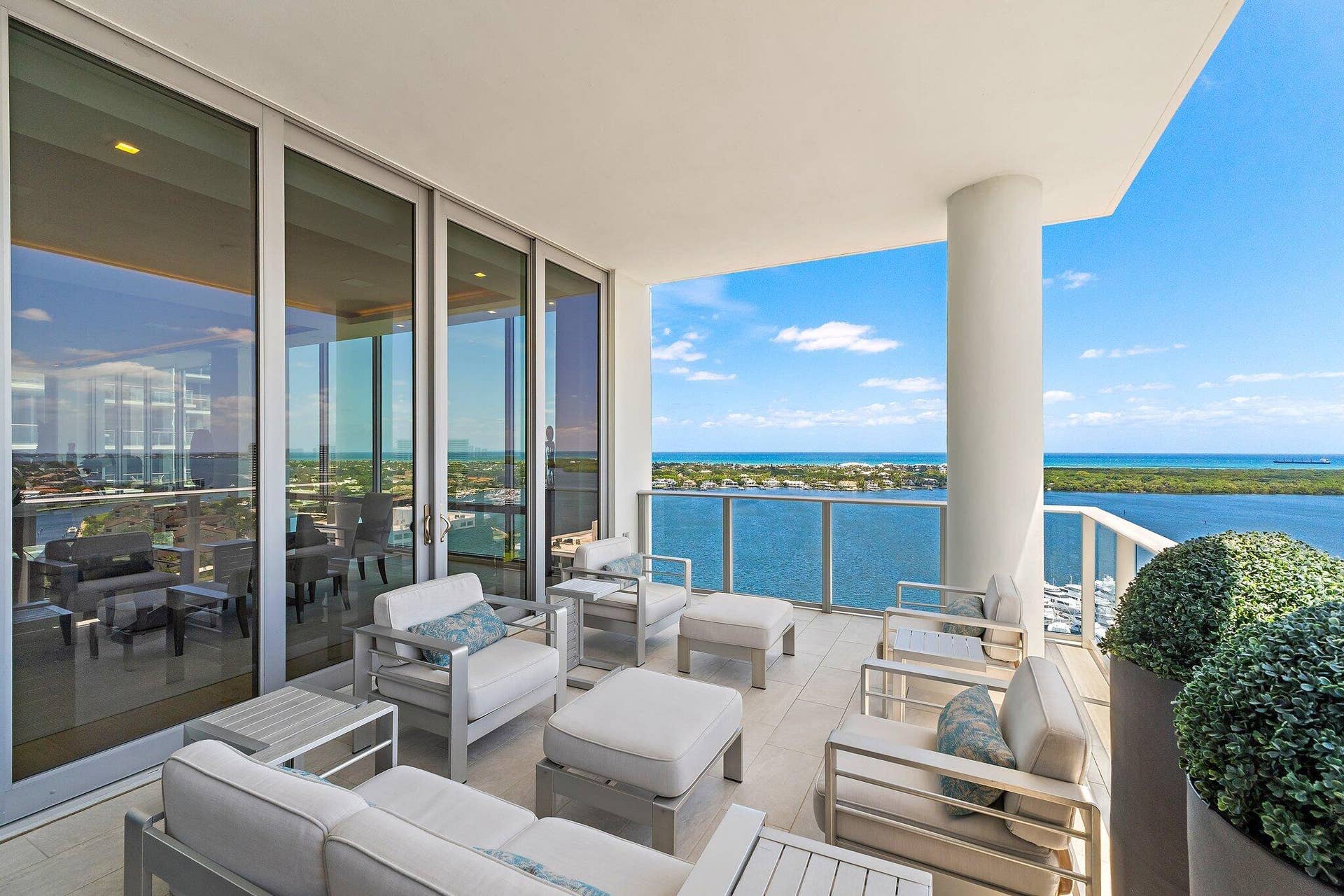 3 Water Club Way, #1902, North Palm Beach, FL 33408 South Balcony
