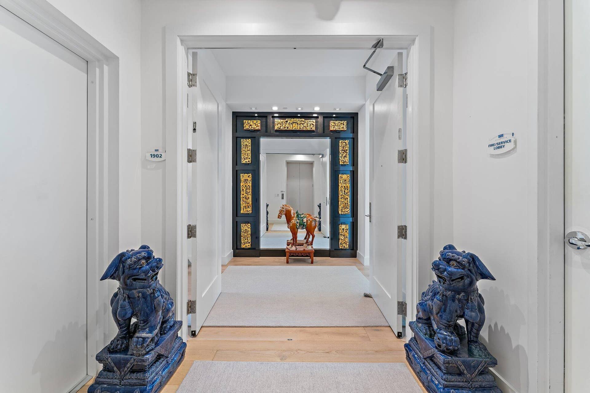 3 Water Club Way, #1902, North Palm Beach, FL 33408 Main Foyer (South)