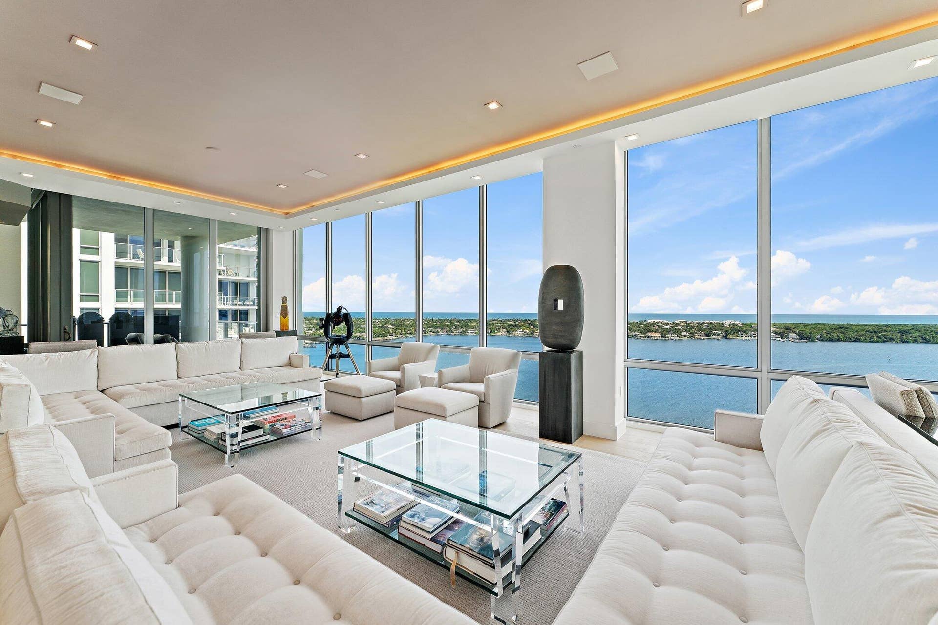 3 Water Club Way, #1902, North Palm Beach, FL 33408 Great Room
