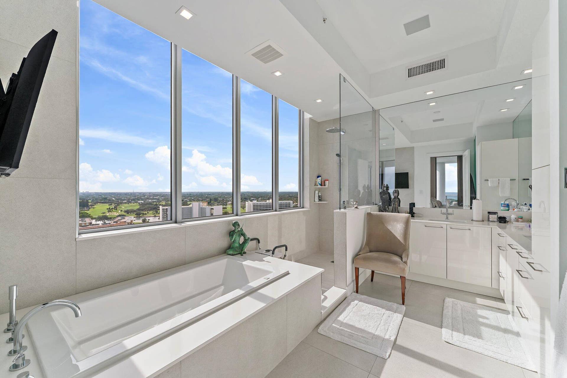 3 Water Club Way, #1902, North Palm Beach, FL 33408 Primary Bath