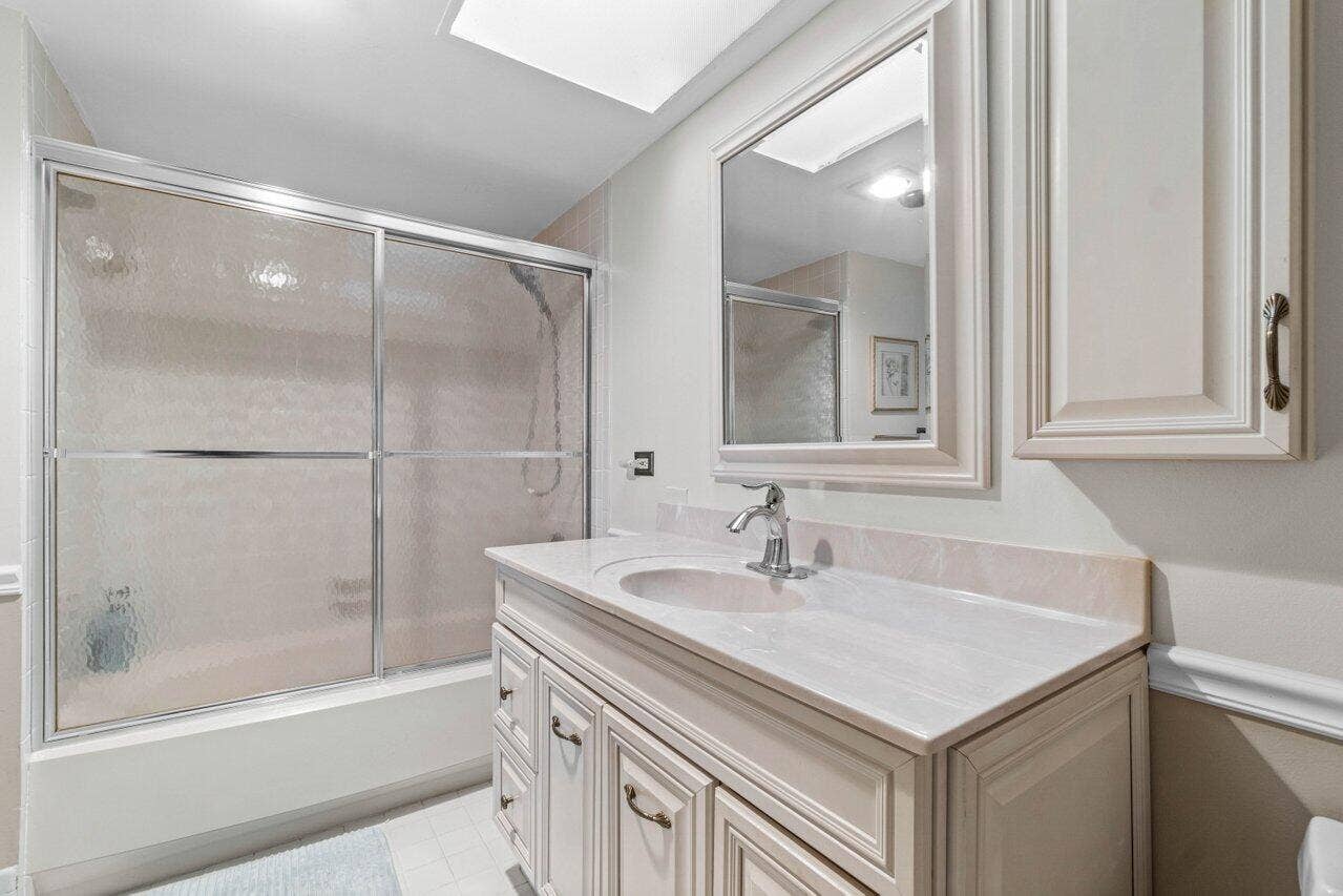 022-23345CarolwoodLane-BocaRaton-FL-3342