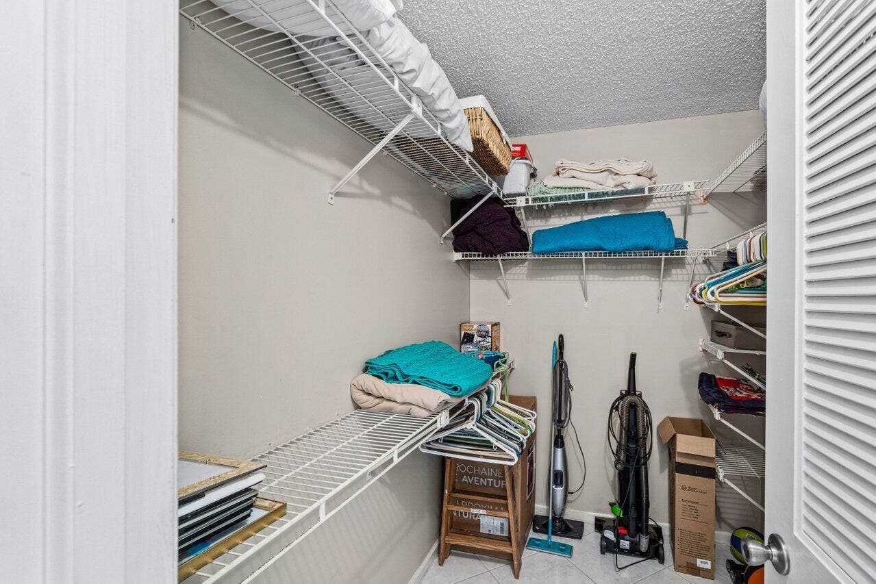 025-23345CarolwoodLane-BocaRaton-FL-3342