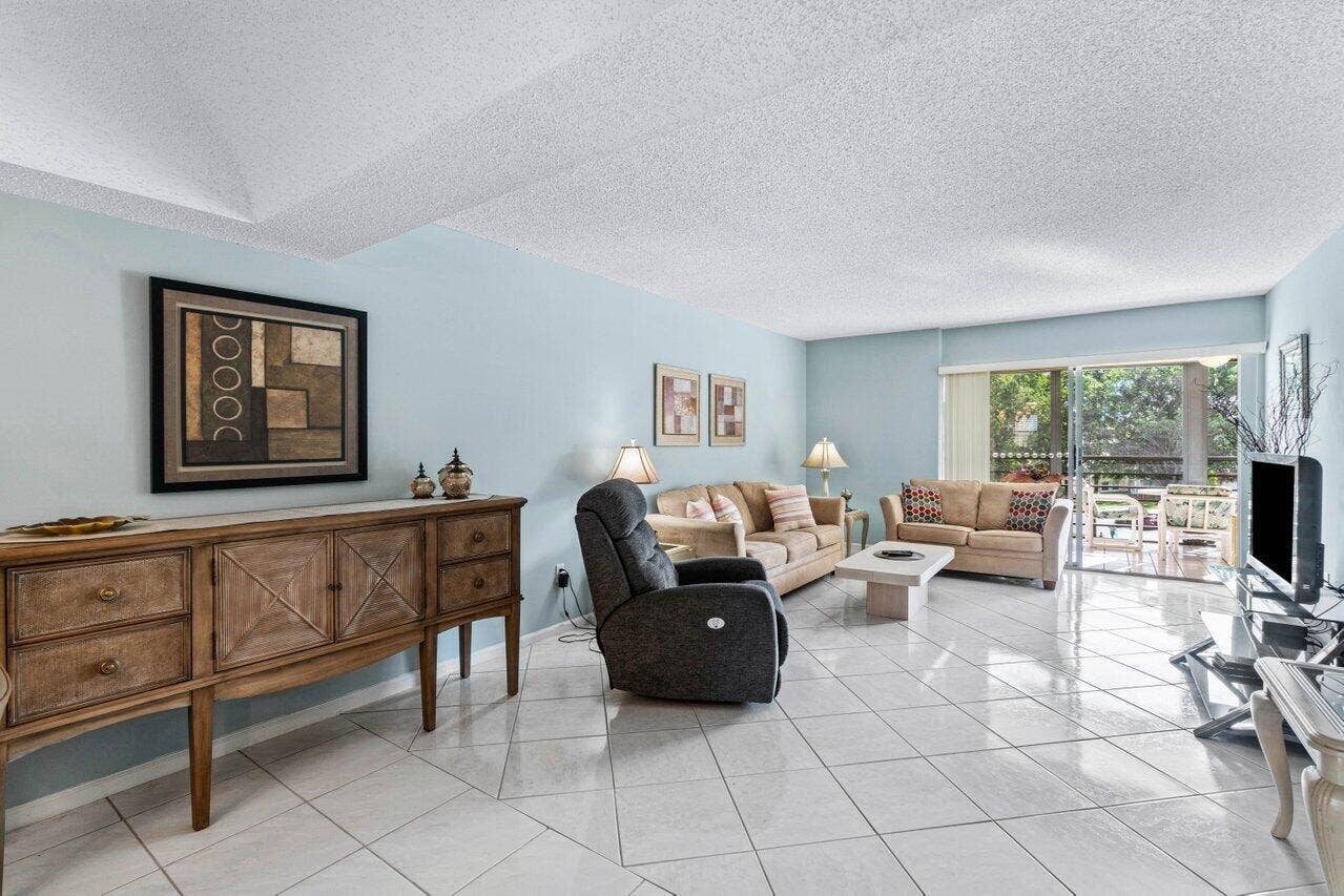 009-23345CarolwoodLane-BocaRaton-FL-3342