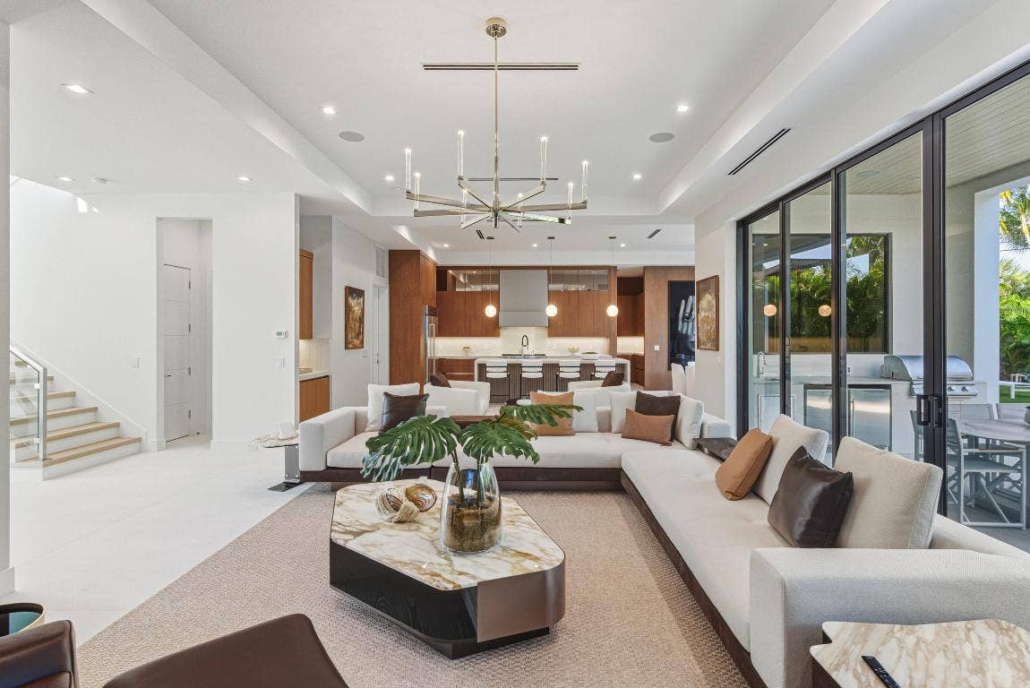 450 NE Spanish Court, Boca Raton, FL 33432 450 NE Spanish Court, Boca Raton, FL 33432