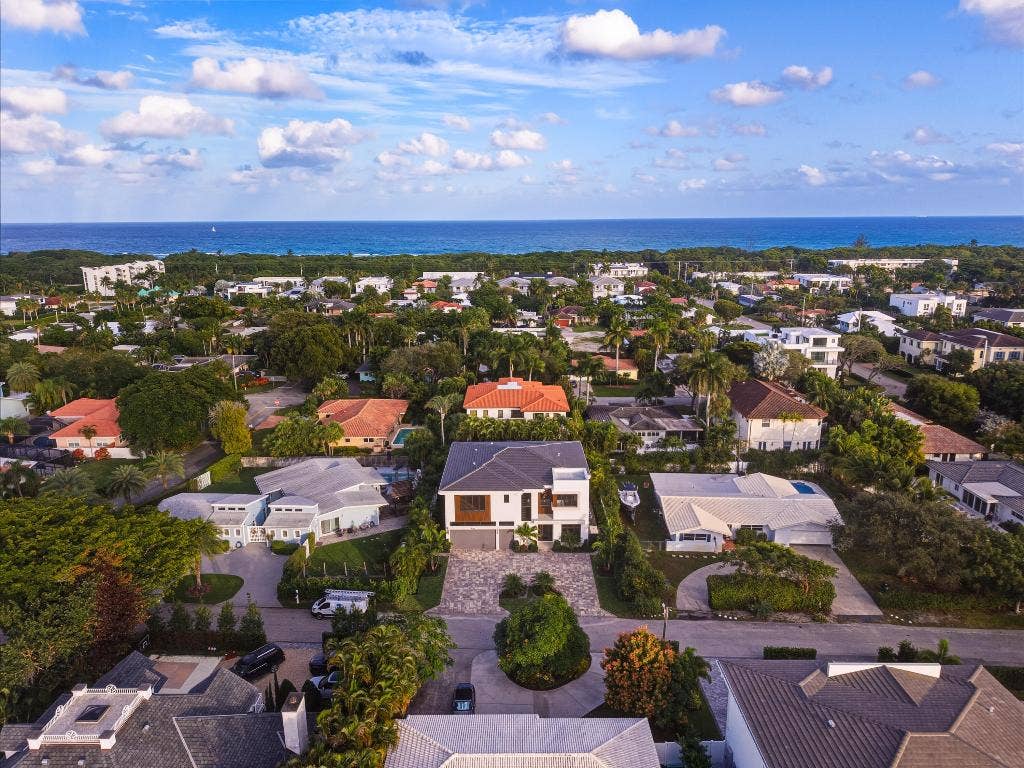 450 NE Spanish Court, Boca Raton, FL 33432 450 NE Spanish Court, Boca Raton, FL 33432