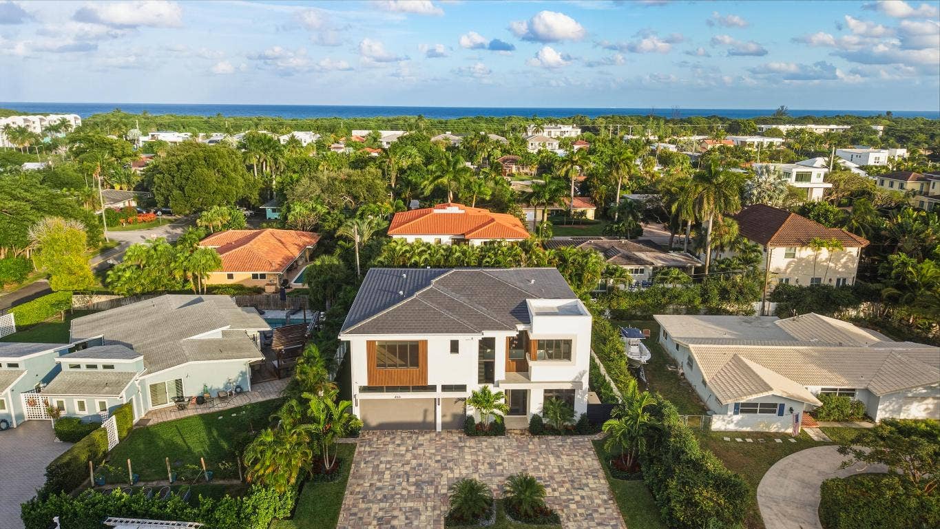 450 NE Spanish Court, Boca Raton, FL 33432 450 NE Spanish Court, Boca Raton, FL 33432