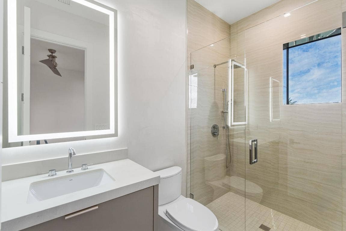 450 NE Spanish Court, Boca Raton, FL 33432 450 NE Spanish Court, Boca Raton, FL 33432