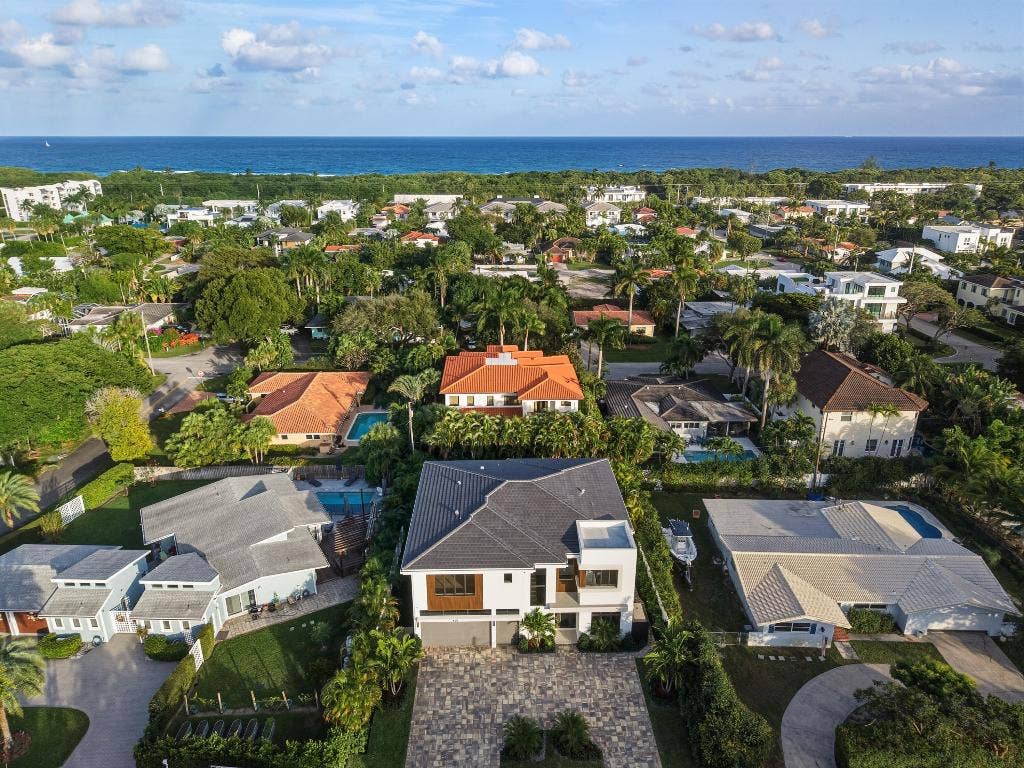 450 NE Spanish Court, Boca Raton, FL 33432 450 NE Spanish Court, Boca Raton, FL 33432
