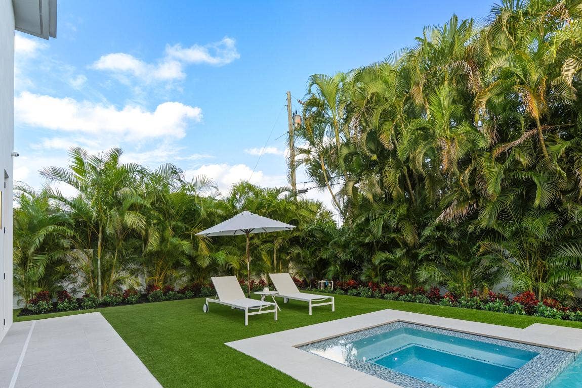 450 NE Spanish Court, Boca Raton, FL 33432 450 NE Spanish Court, Boca Raton, FL 33432