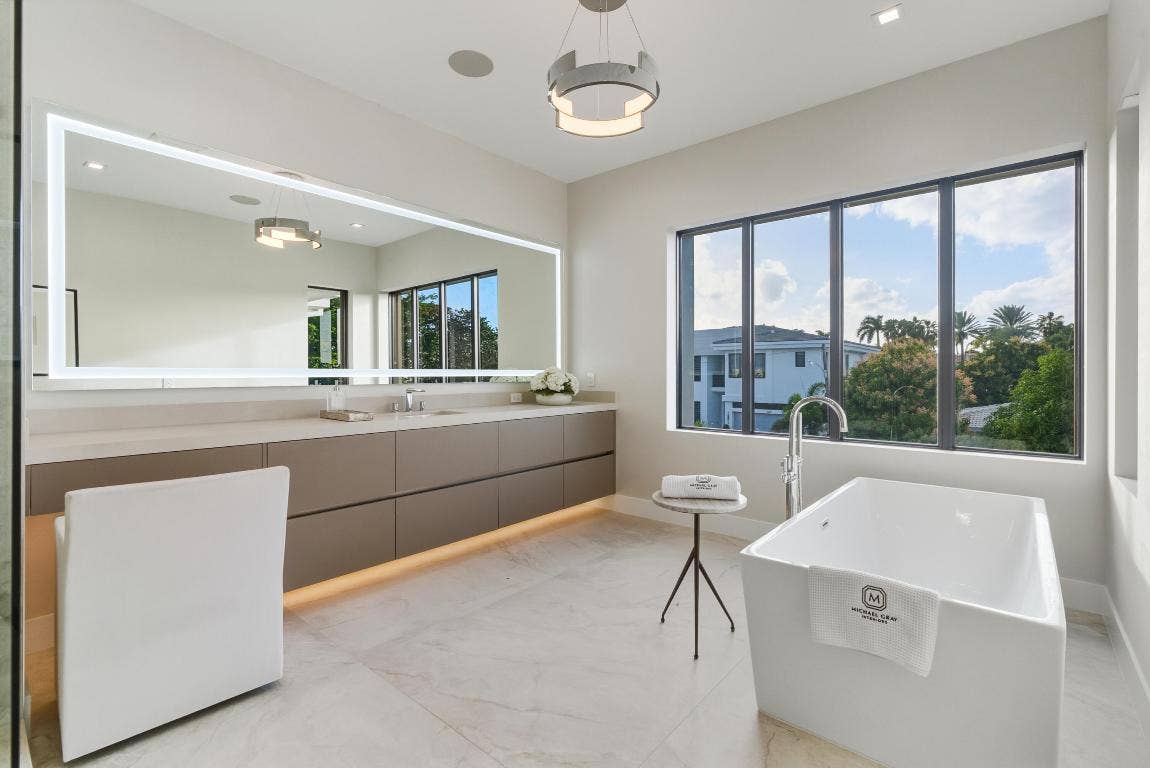 450 NE Spanish Court, Boca Raton, FL 33432 450 NE Spanish Court, Boca Raton, FL 33432