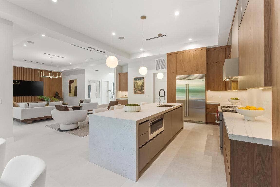 450 NE Spanish Court, Boca Raton, FL 33432 450 NE Spanish Court, Boca Raton, FL 33432
