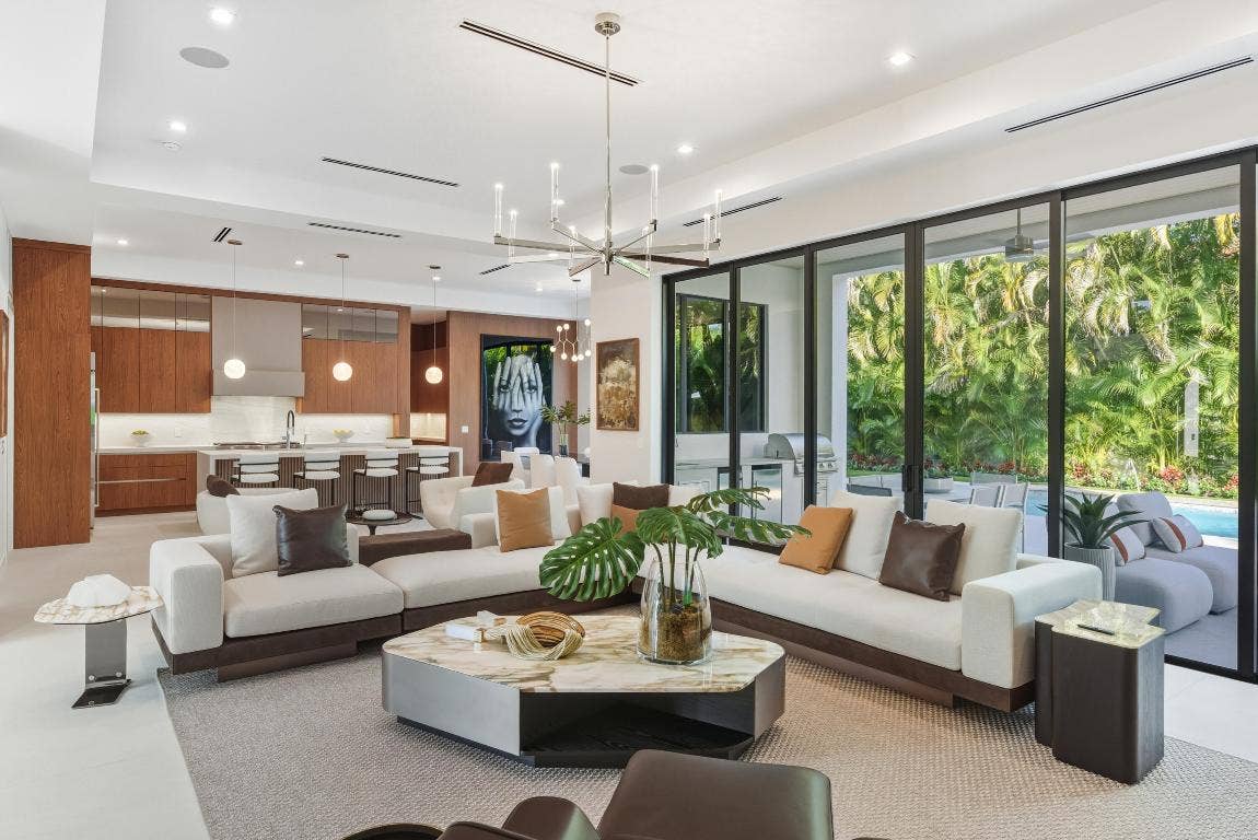 450 NE Spanish Court, Boca Raton, FL 33432 450 NE Spanish Court, Boca Raton, FL 33432