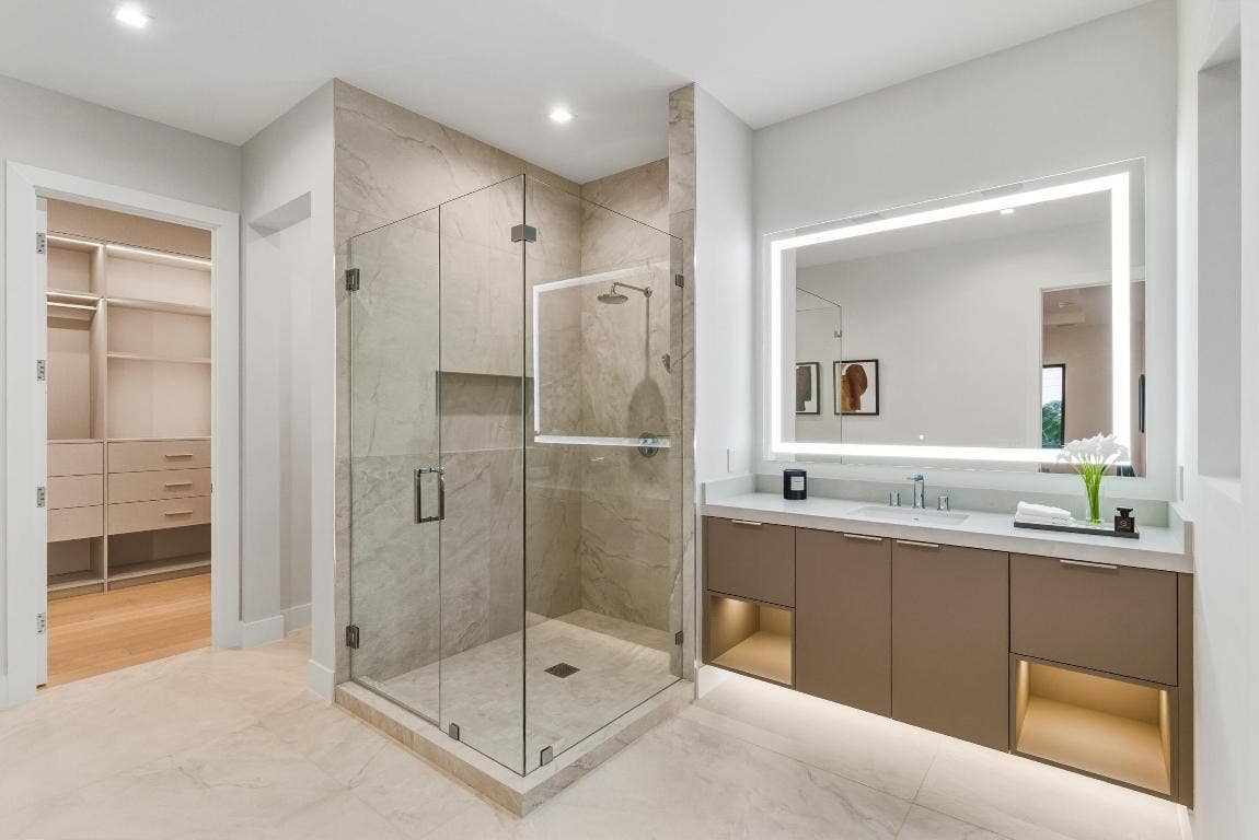 450 NE Spanish Court, Boca Raton, FL 33432 450 NE Spanish Court, Boca Raton, FL 33432