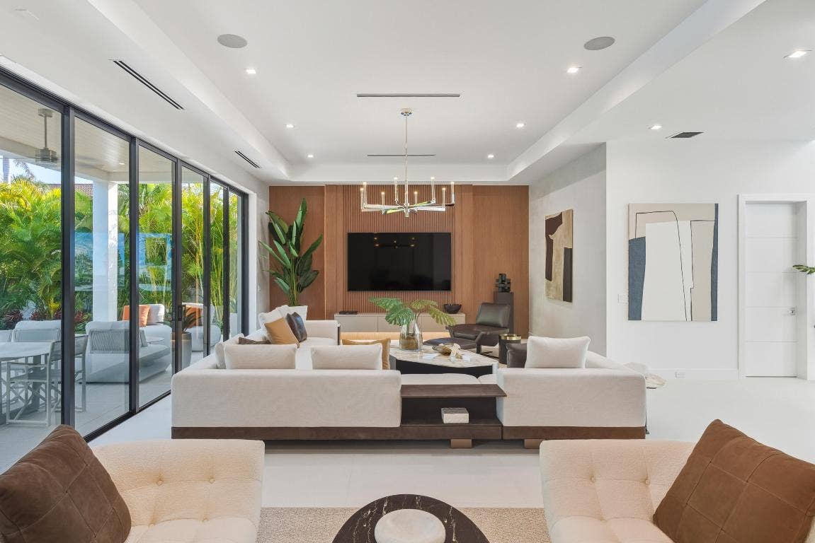450 NE Spanish Court, Boca Raton, FL 33432 450 NE Spanish Court, Boca Raton, FL 33432
