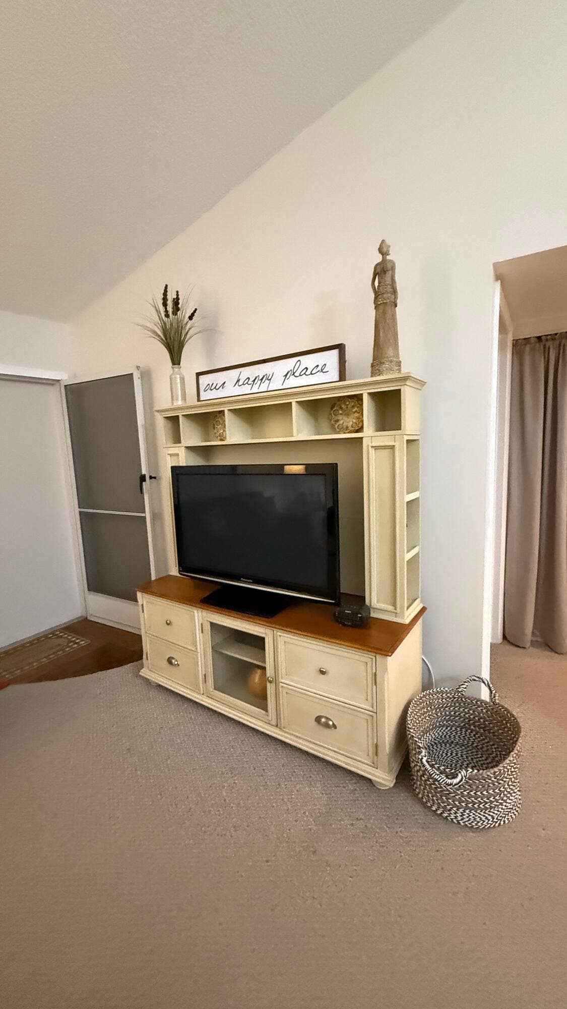 6327 Chasewood Drive, #G, Jupiter, Jupiter, FL 33458 Large Screen TV