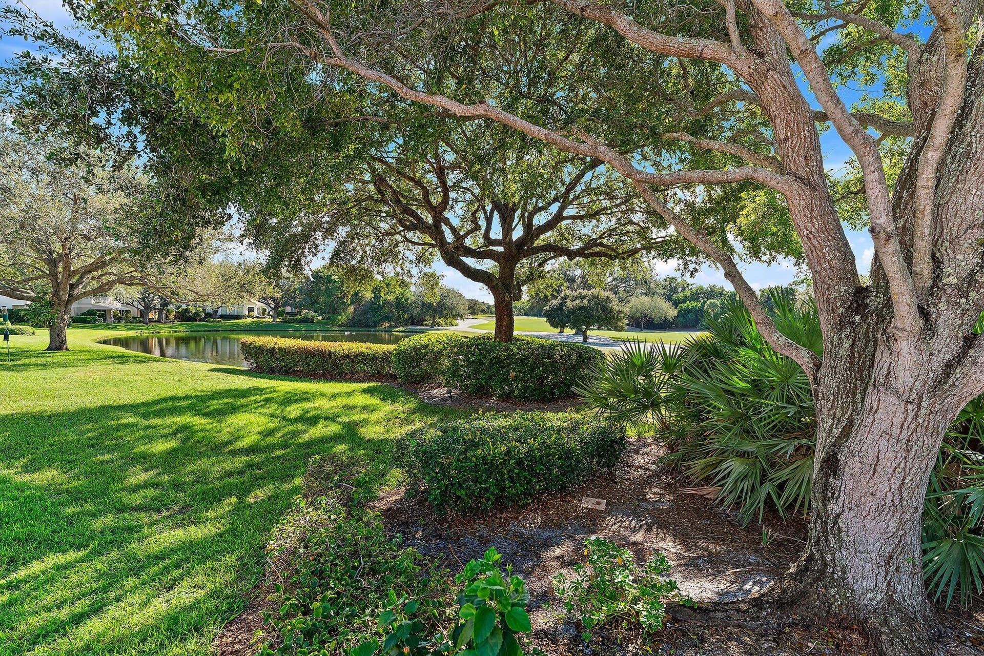 12020 SE Birkdale Run, Jupiter, FL 33469 Golf Course View