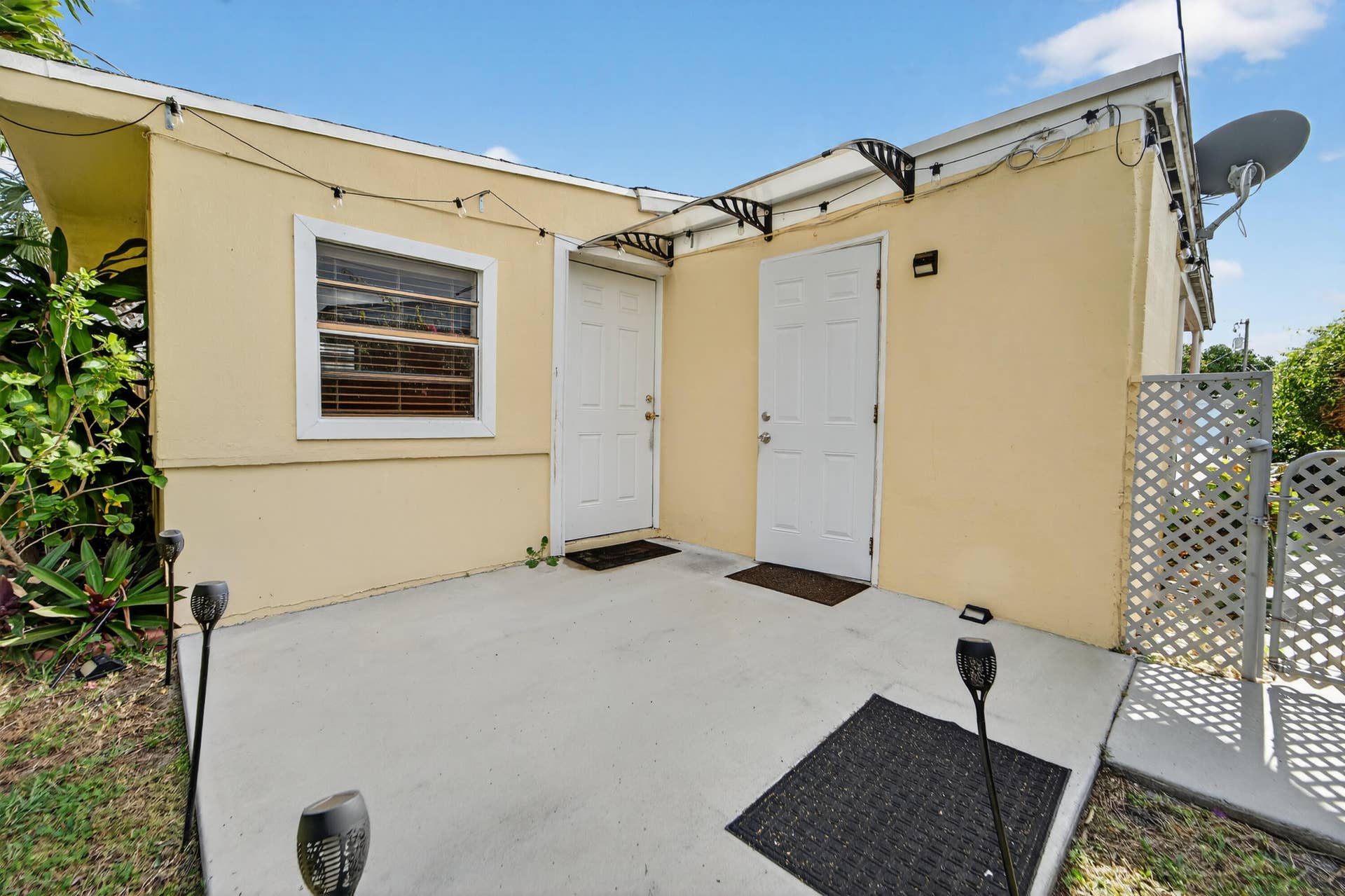 2105 Worthington Road, West Palm Beach, FL 33409 010526-59