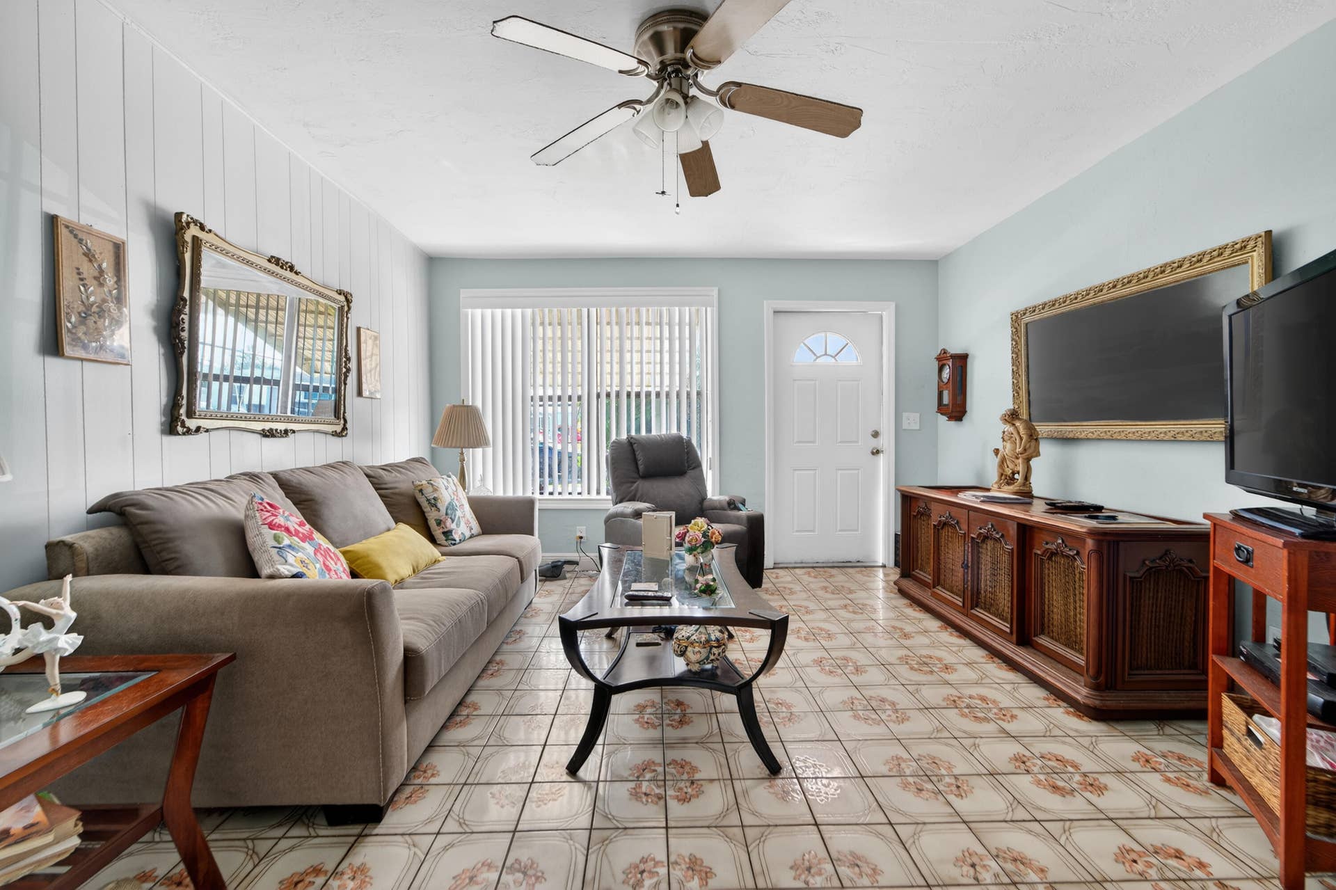 2105 Worthington Road, West Palm Beach, FL 33409 010526-80