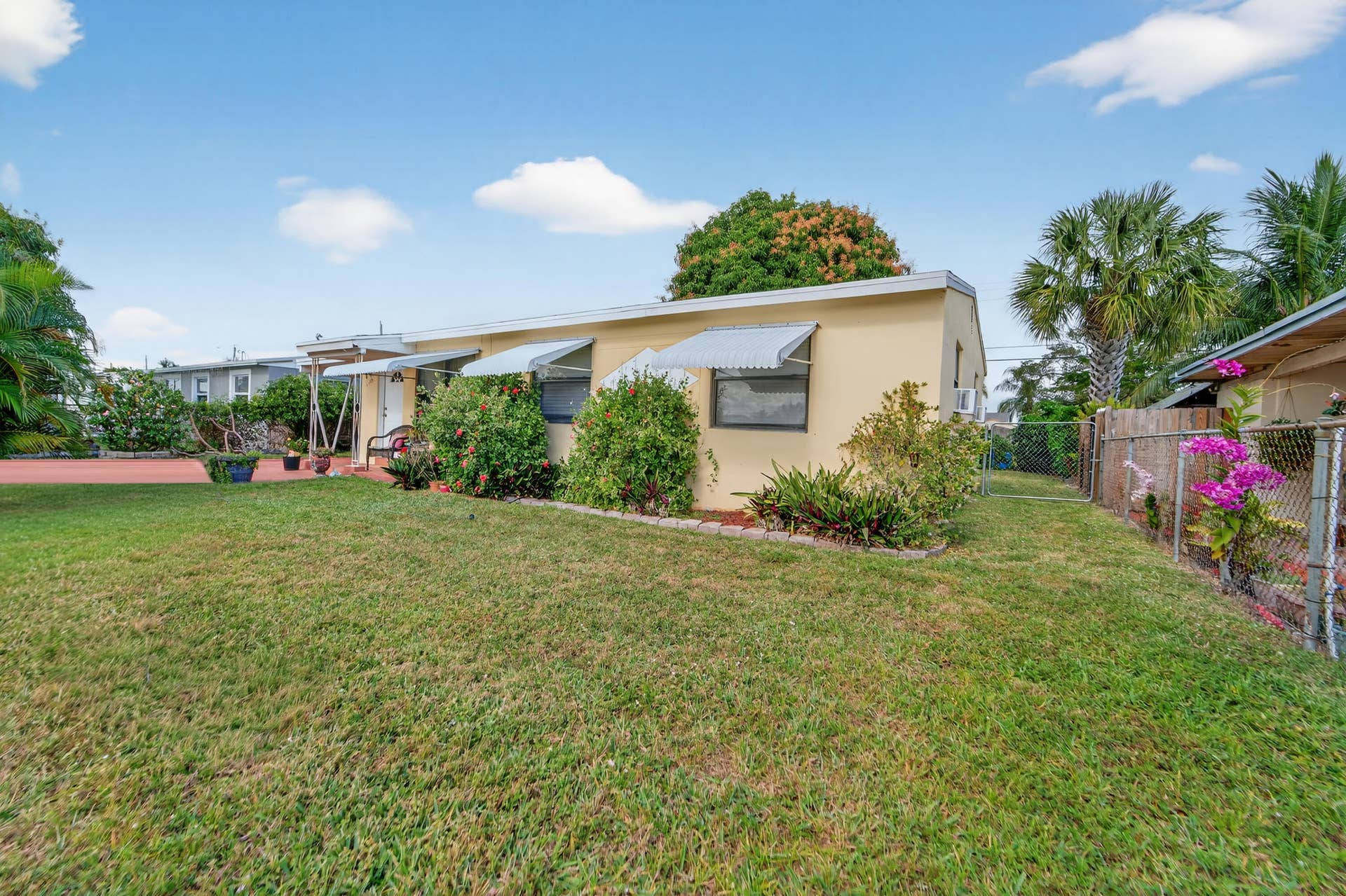 2105 Worthington Road, West Palm Beach, FL 33409 010526-16