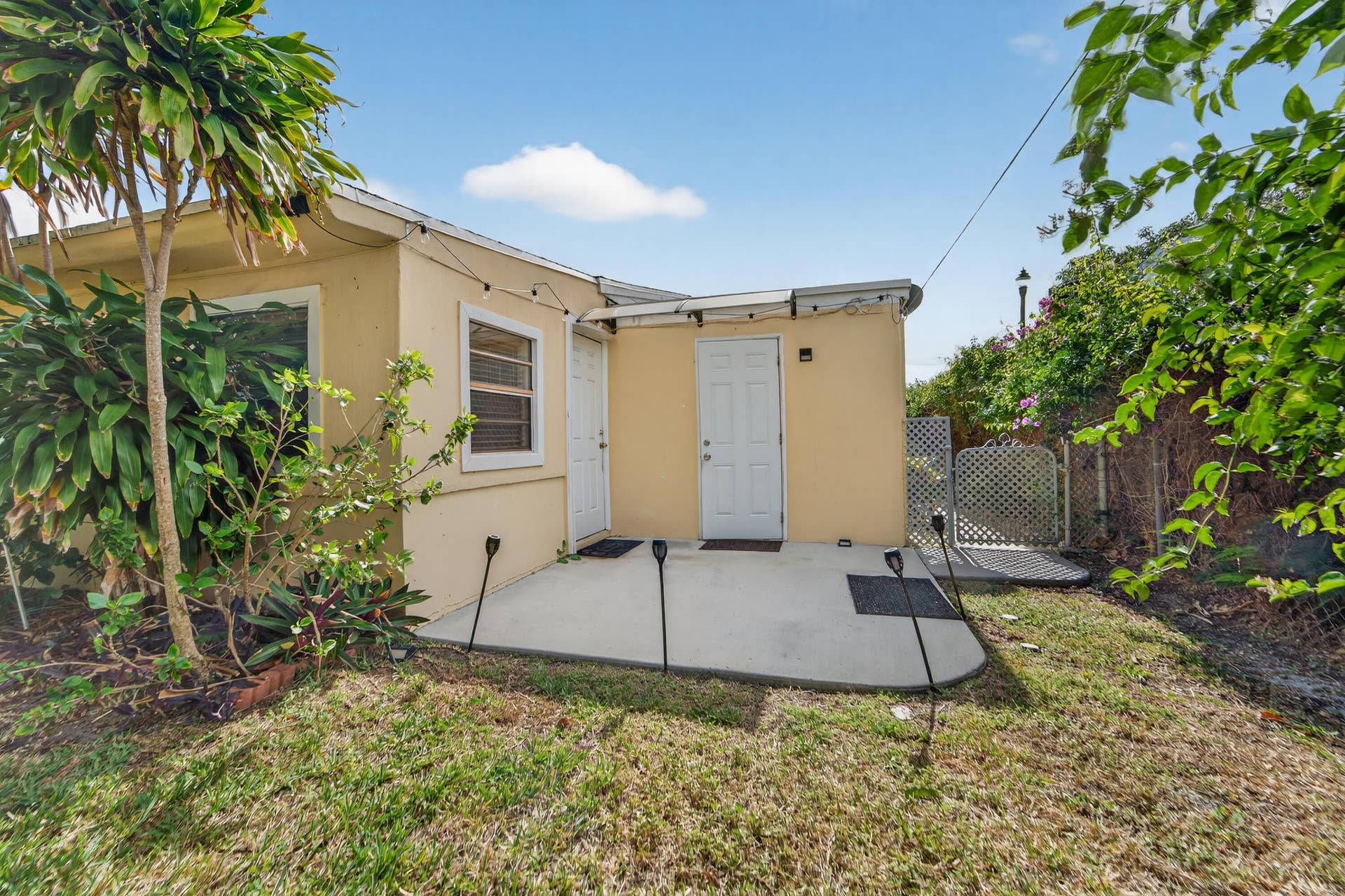 2105 Worthington Road, West Palm Beach, FL 33409 010526-41