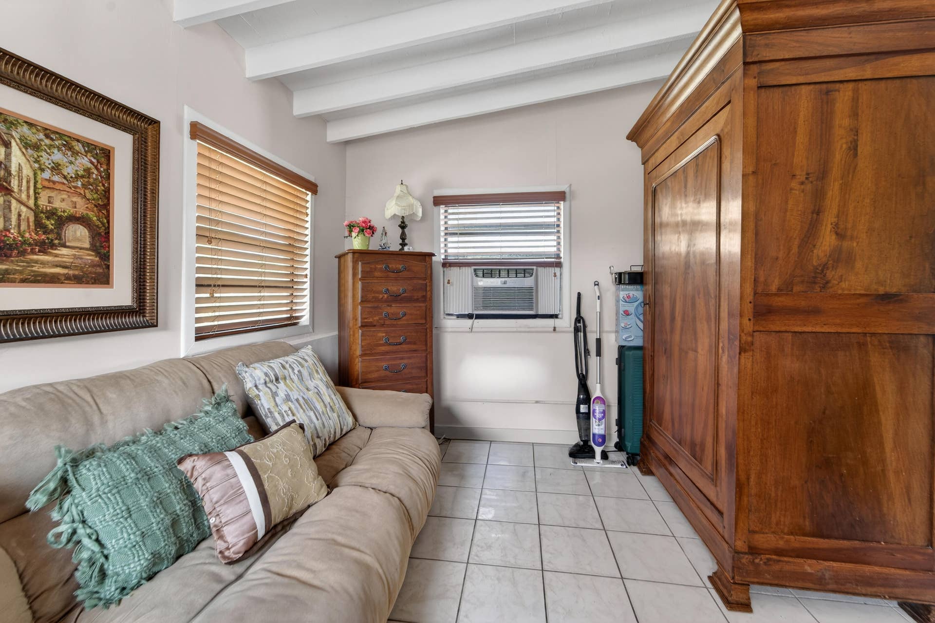 2105 Worthington Road, West Palm Beach, FL 33409 010526-106