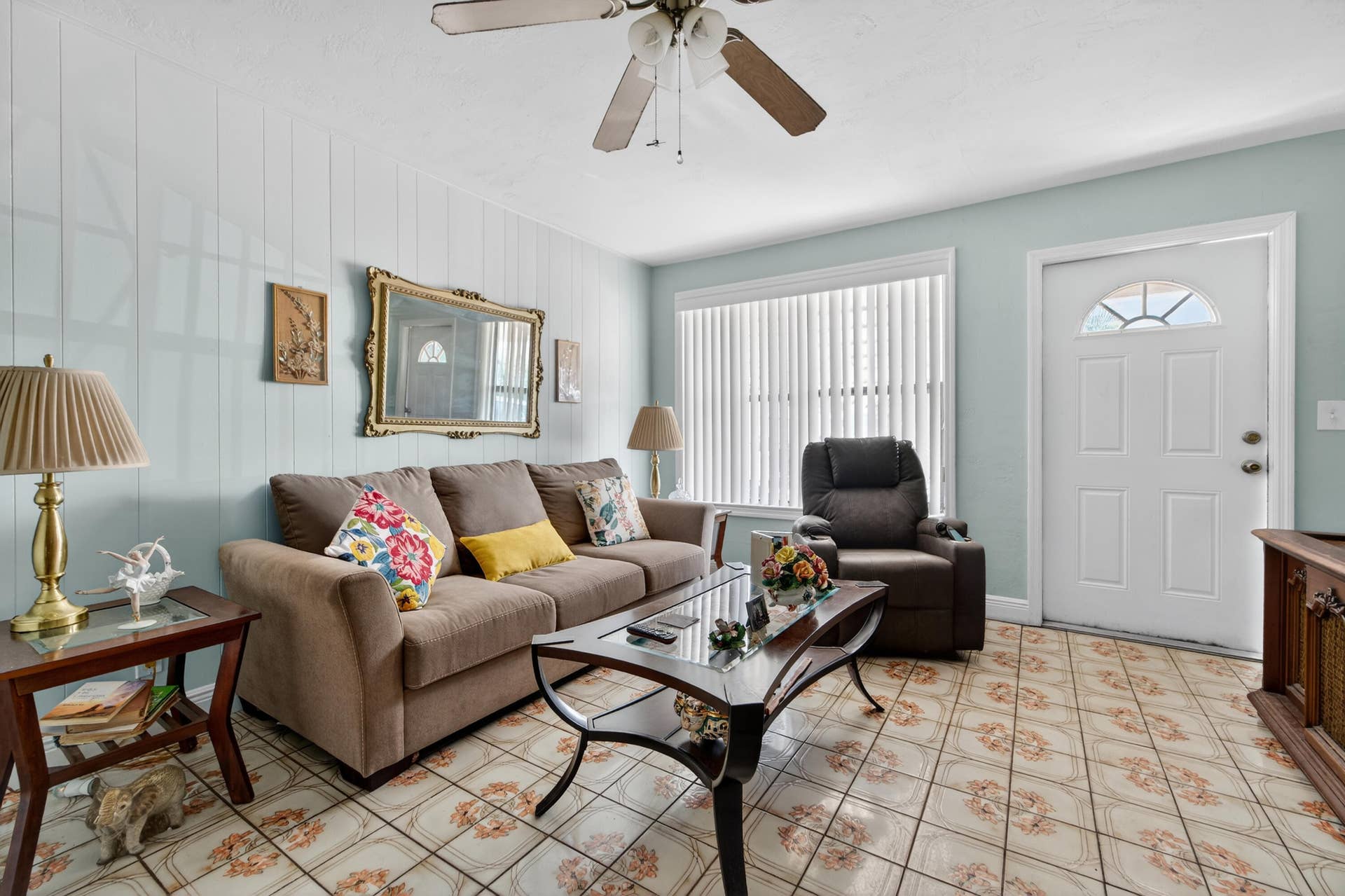 2105 Worthington Road, West Palm Beach, FL 33409 010526-72