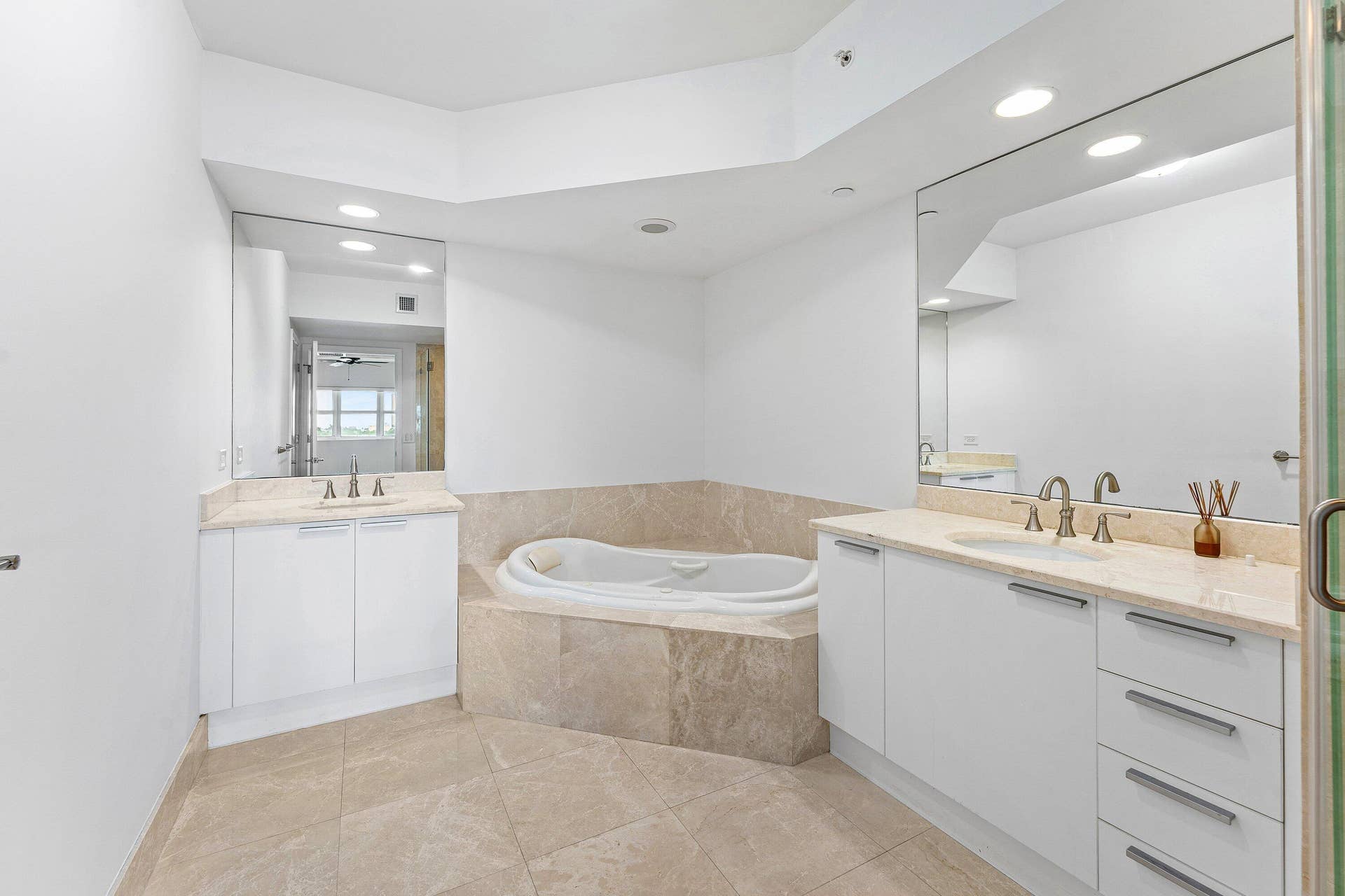 2640 Lake Shore Drive, #614, Riviera Beach, FL 33404 Double Vanities