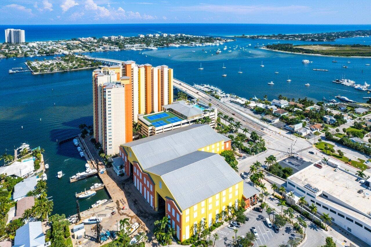 2640 Lake Shore Drive, #614, Riviera Beach, FL 33404 17 Intracoastal to Ocean