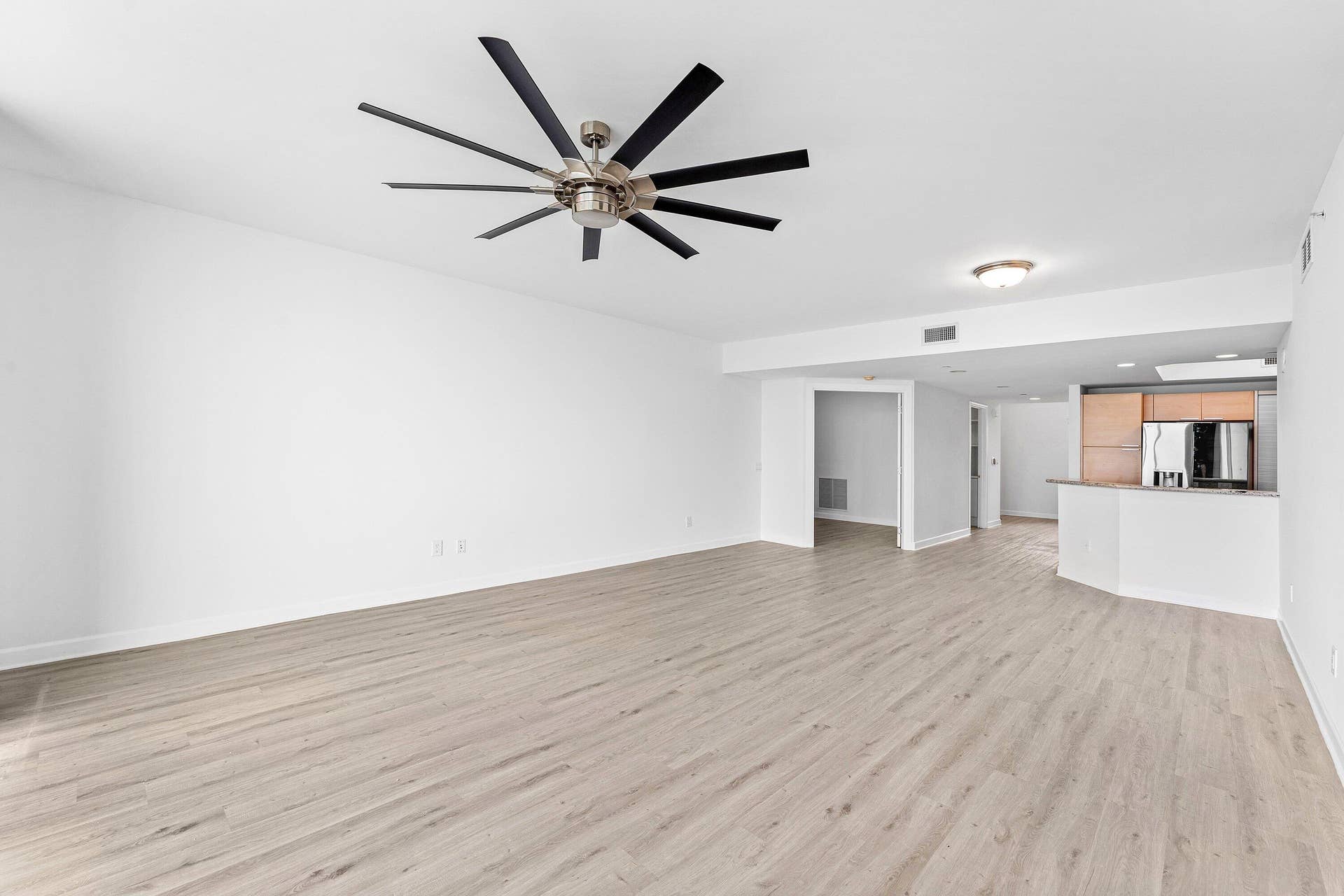2640 Lake Shore Drive, #614, Riviera Beach, FL 33404 Bonus Room off of Living Area