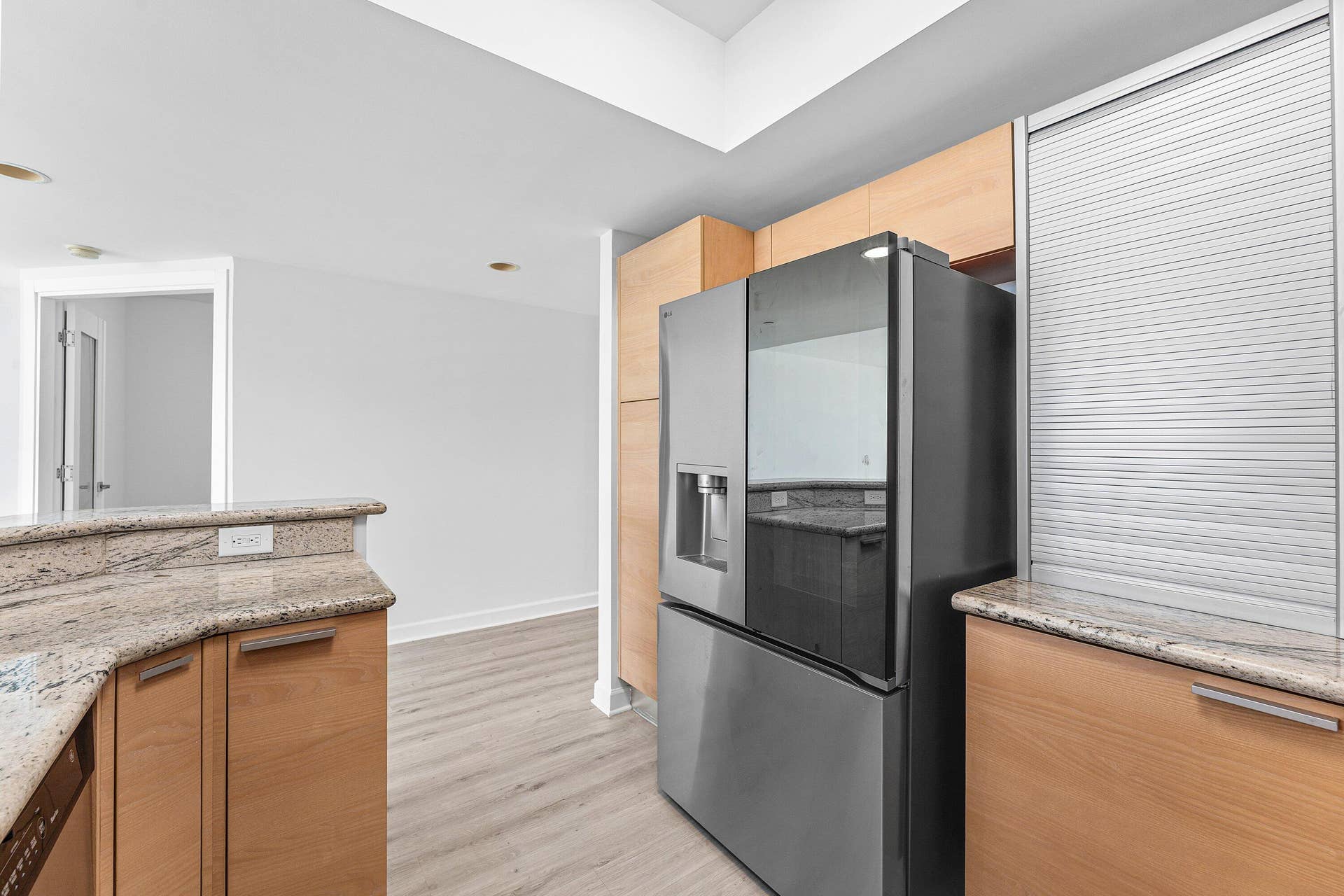 2640 Lake Shore Drive, #614, Riviera Beach, FL 33404 Stainless Appliances