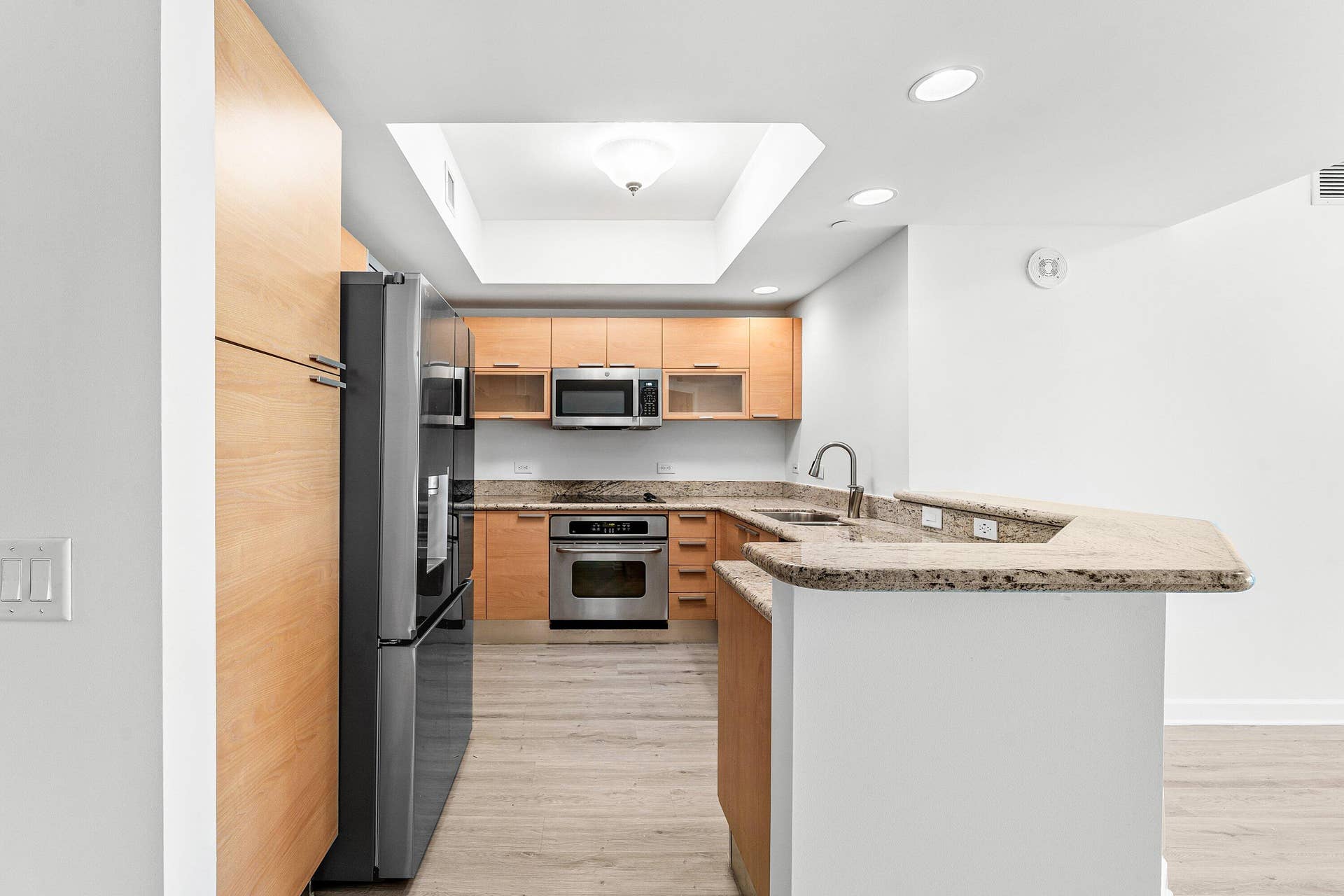 2640 Lake Shore Drive, #614, Riviera Beach, FL 33404 Granite Kitchen
